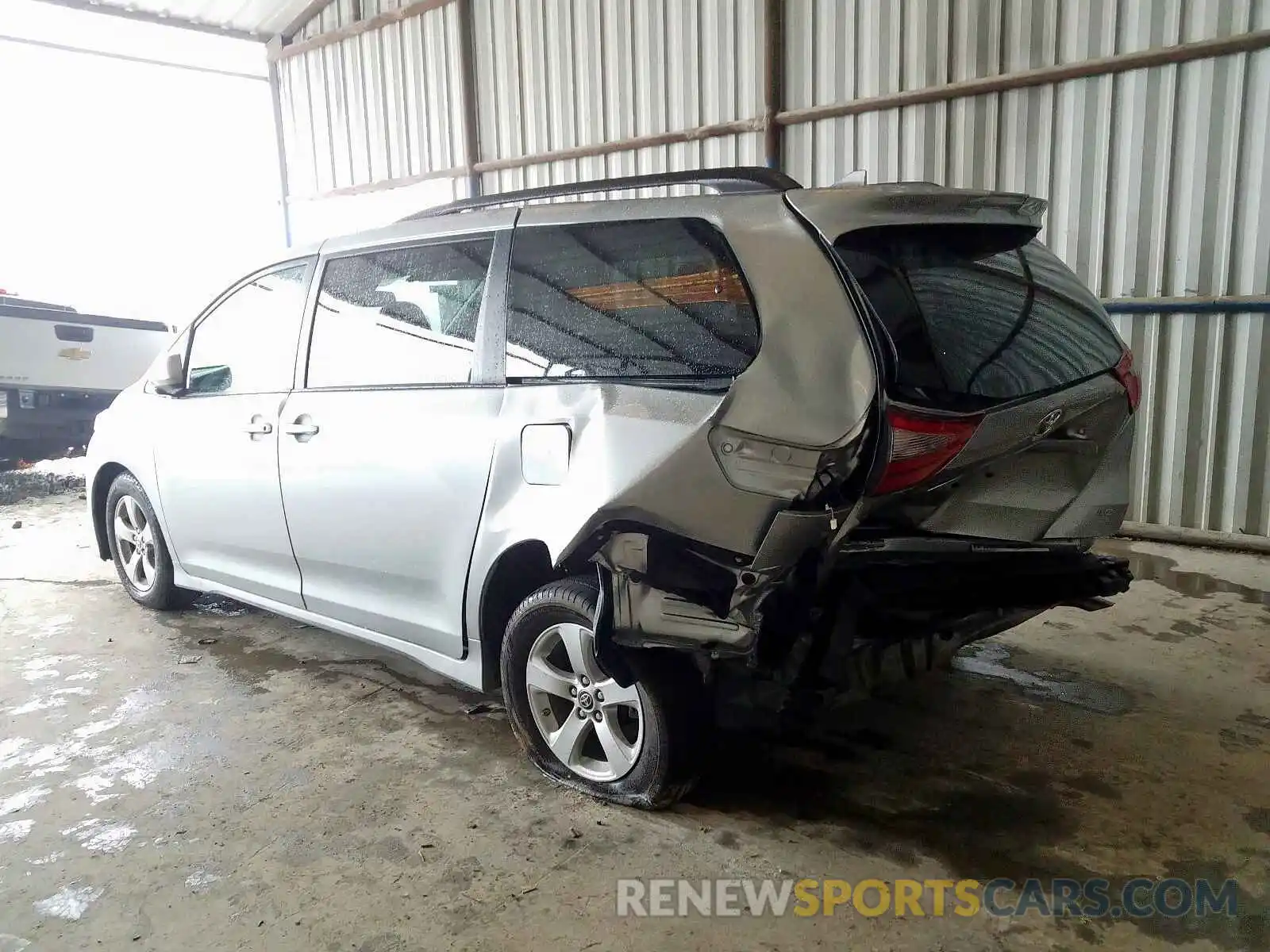 3 Photograph of a damaged car 5TDKZ3DC8LS061196 TOYOTA SIENNA 2020