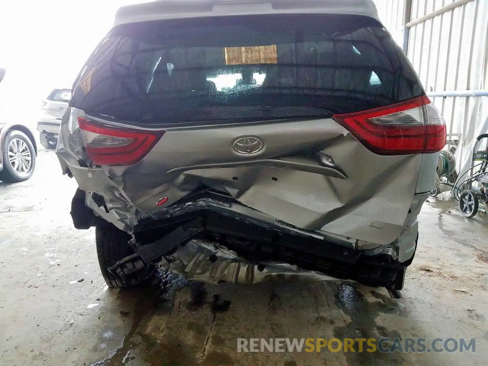 9 Photograph of a damaged car 5TDKZ3DC8LS061196 TOYOTA SIENNA 2020