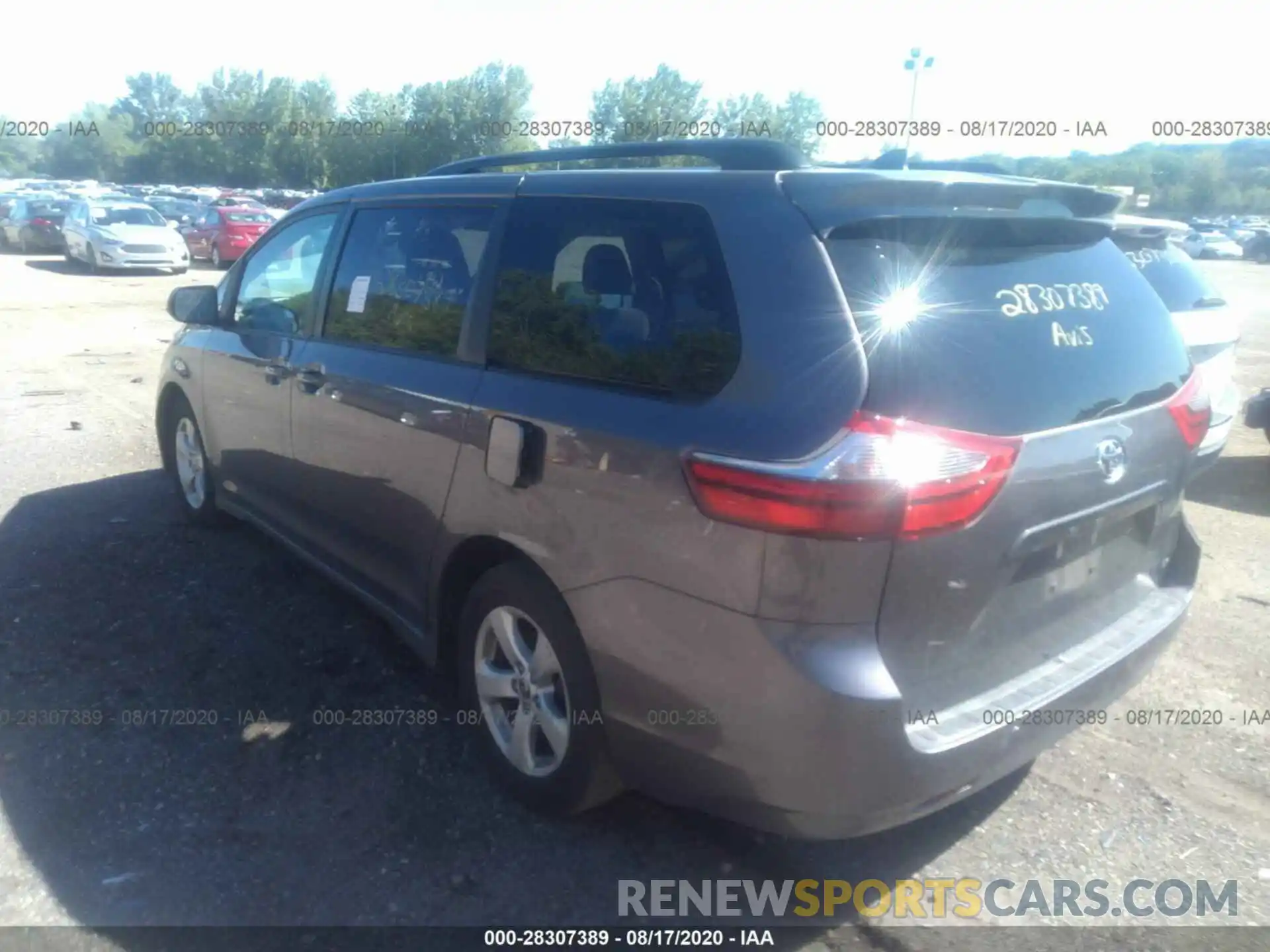 3 Photograph of a damaged car 5TDKZ3DC8LS061327 TOYOTA SIENNA 2020