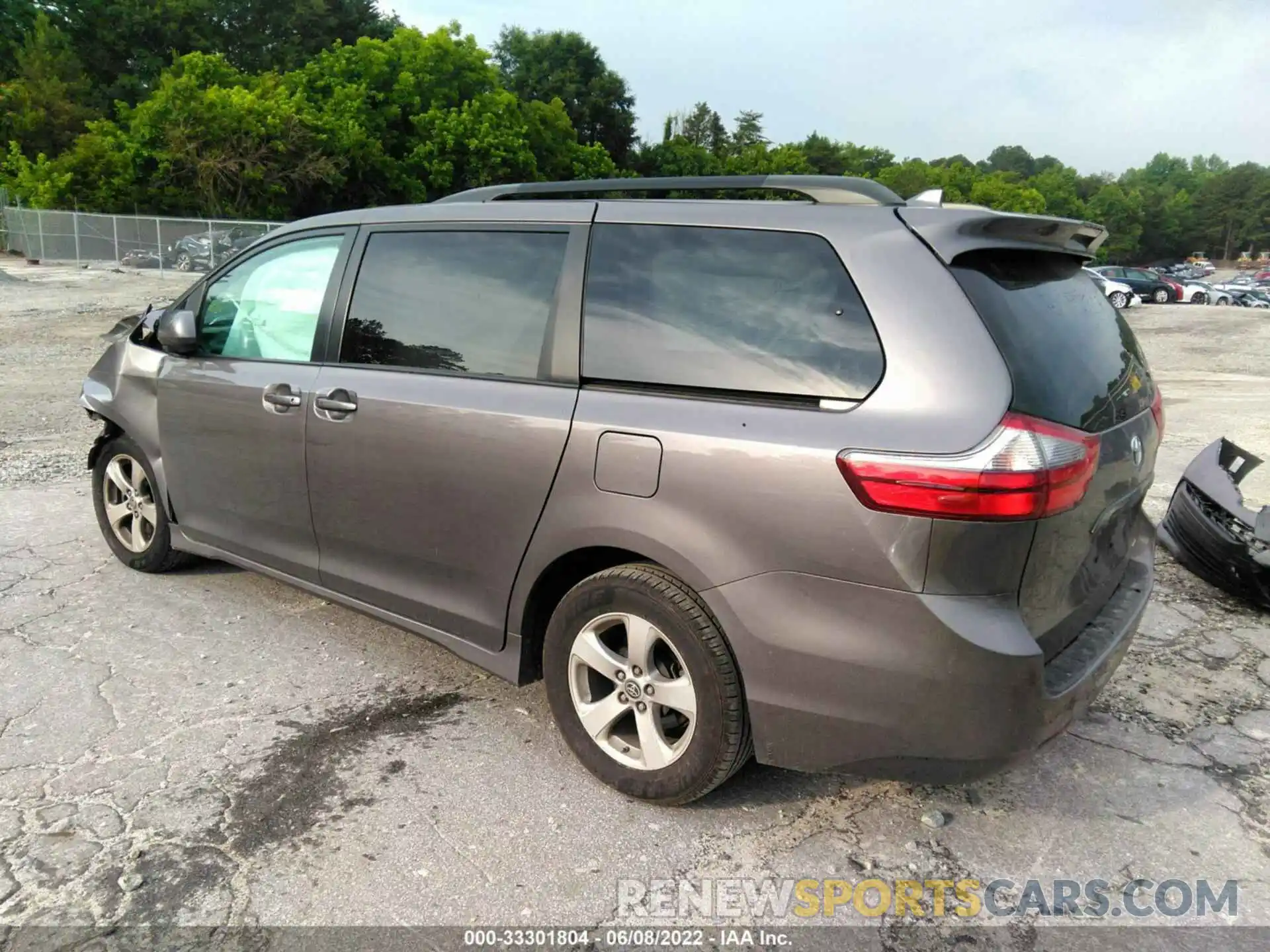 3 Photograph of a damaged car 5TDKZ3DC8LS065118 TOYOTA SIENNA 2020