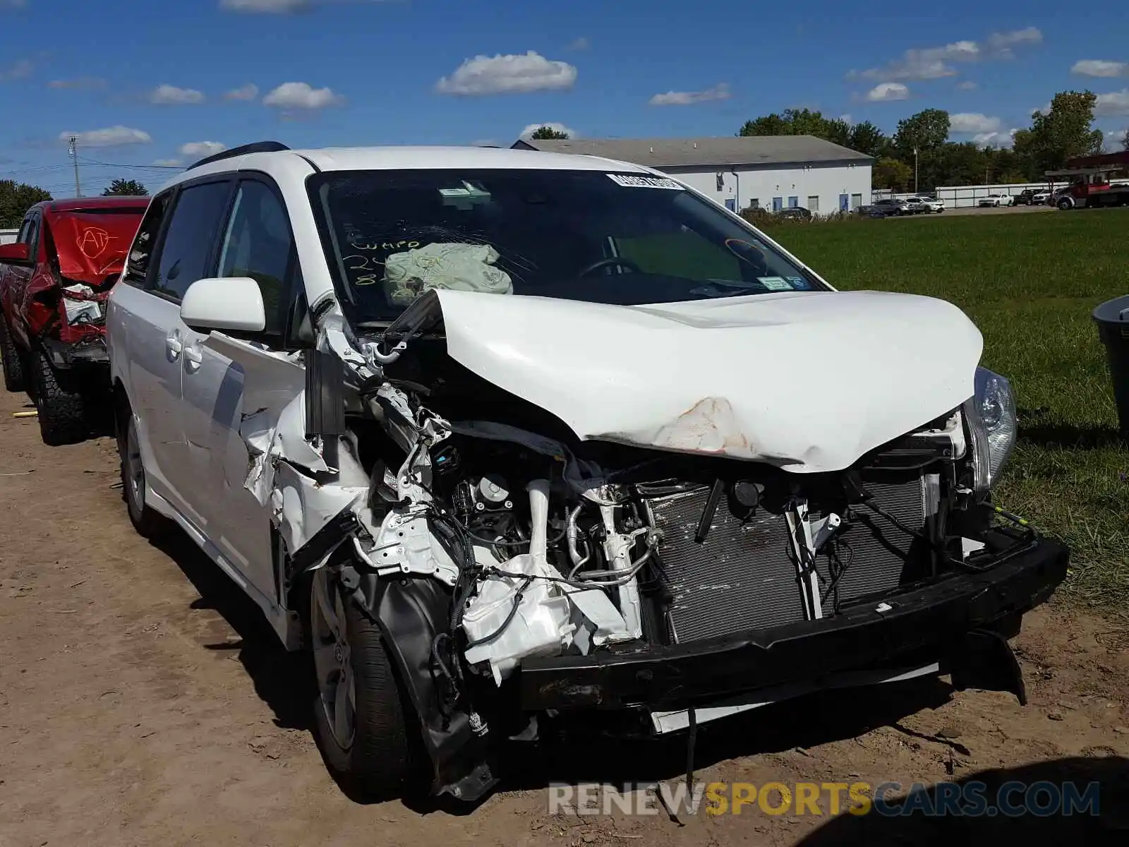 1 Photograph of a damaged car 5TDKZ3DC8LS065457 TOYOTA SIENNA 2020