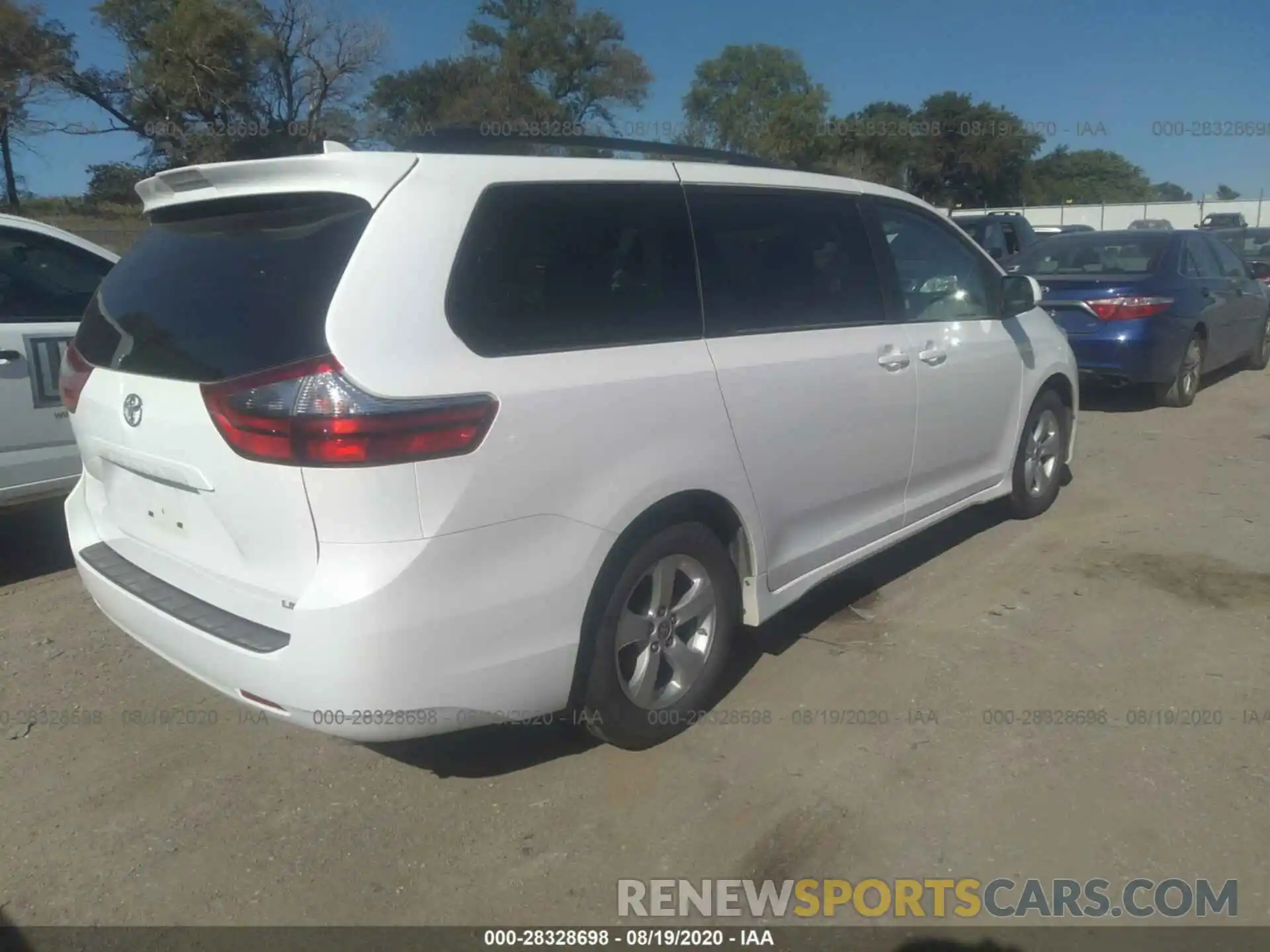 4 Photograph of a damaged car 5TDKZ3DC8LS067466 TOYOTA SIENNA 2020