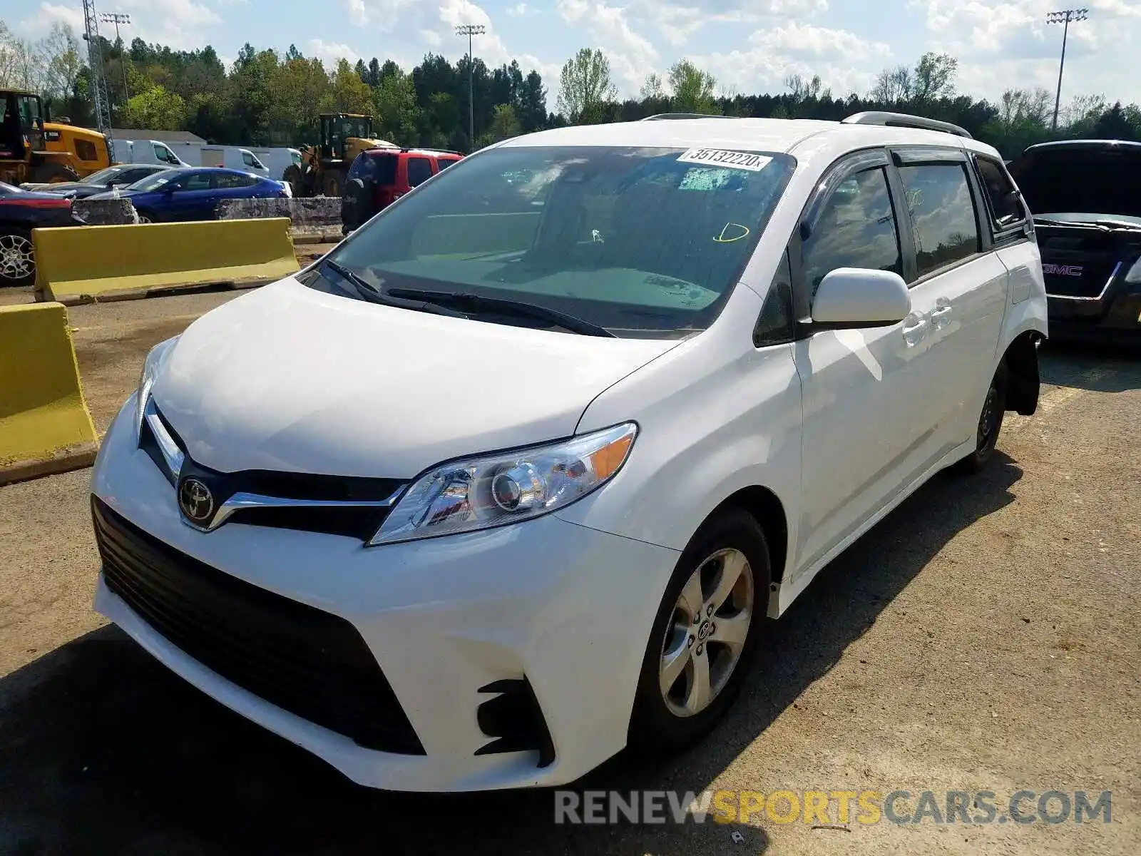 2 Photograph of a damaged car 5TDKZ3DC9LS037859 TOYOTA SIENNA 2020