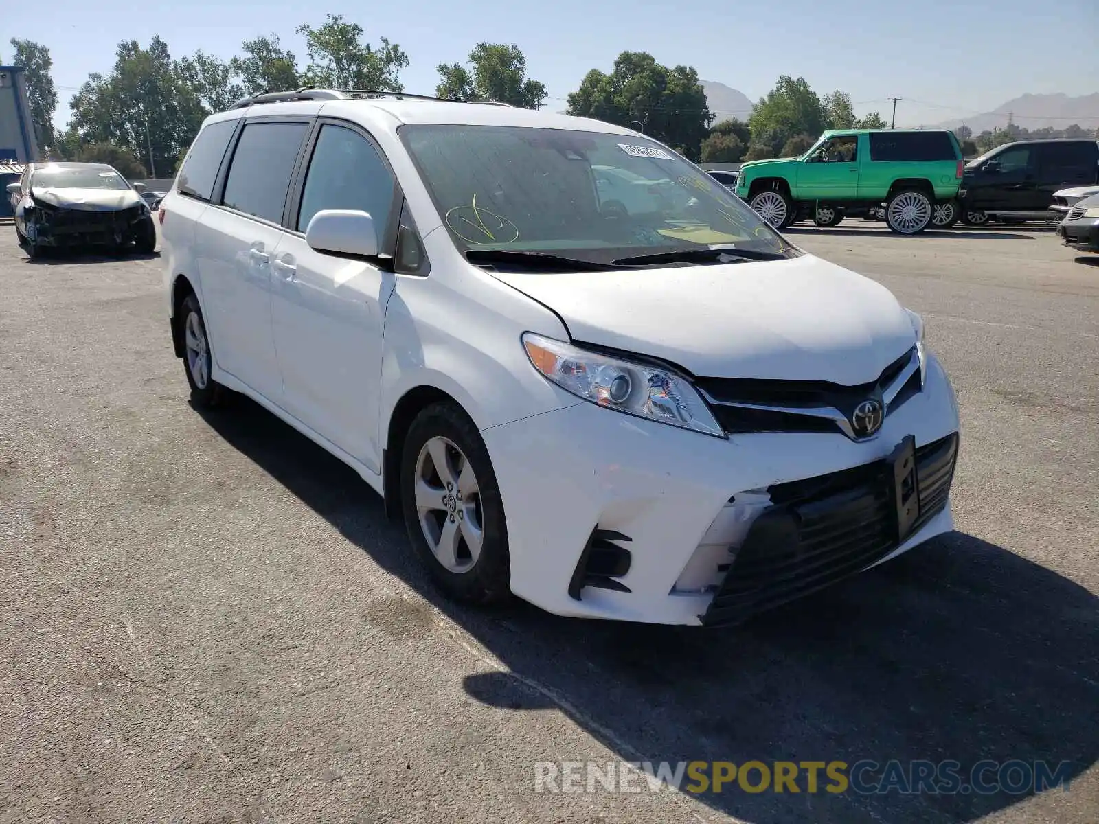 1 Photograph of a damaged car 5TDKZ3DC9LS037909 TOYOTA SIENNA 2020