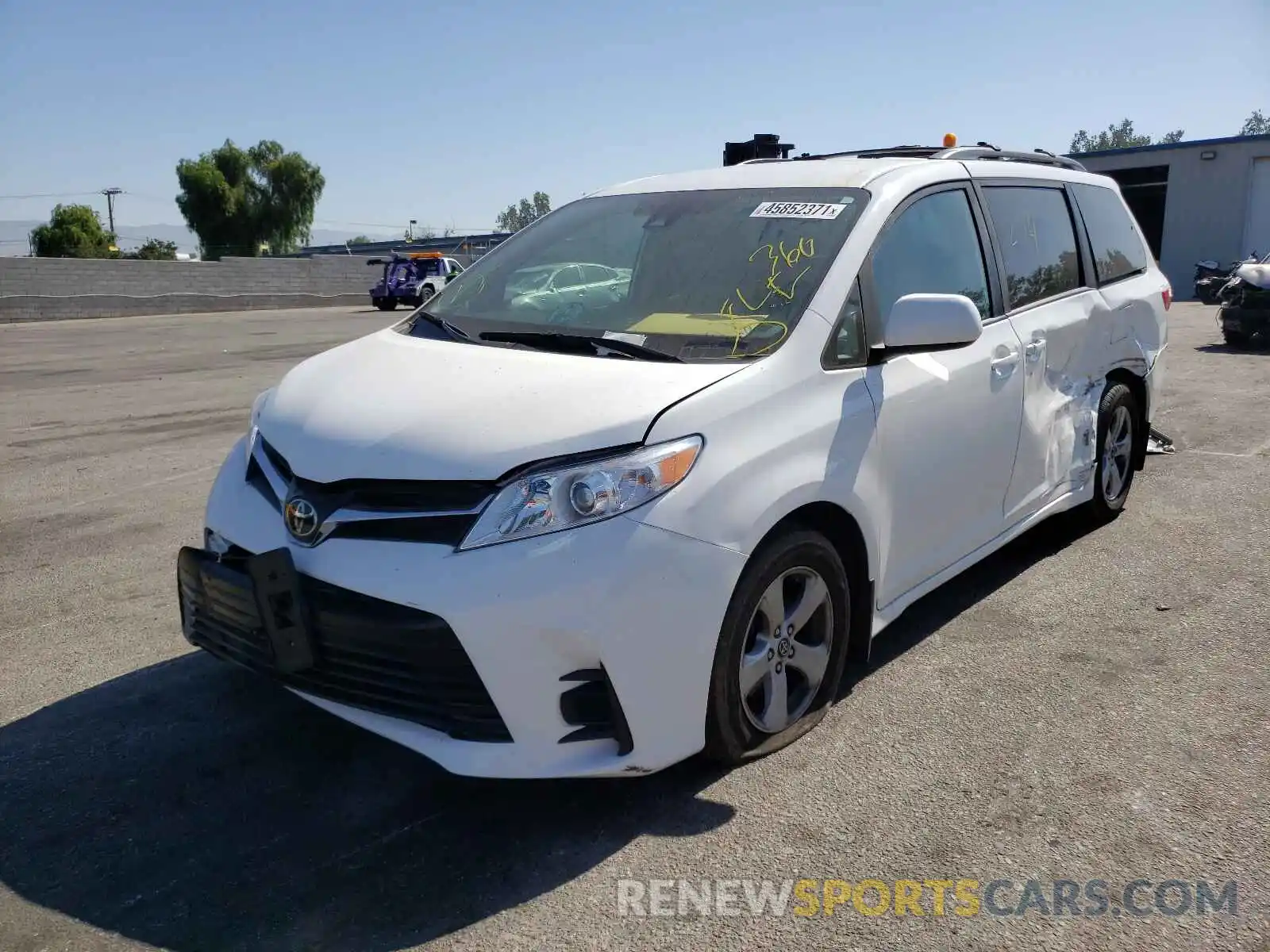 2 Photograph of a damaged car 5TDKZ3DC9LS037909 TOYOTA SIENNA 2020