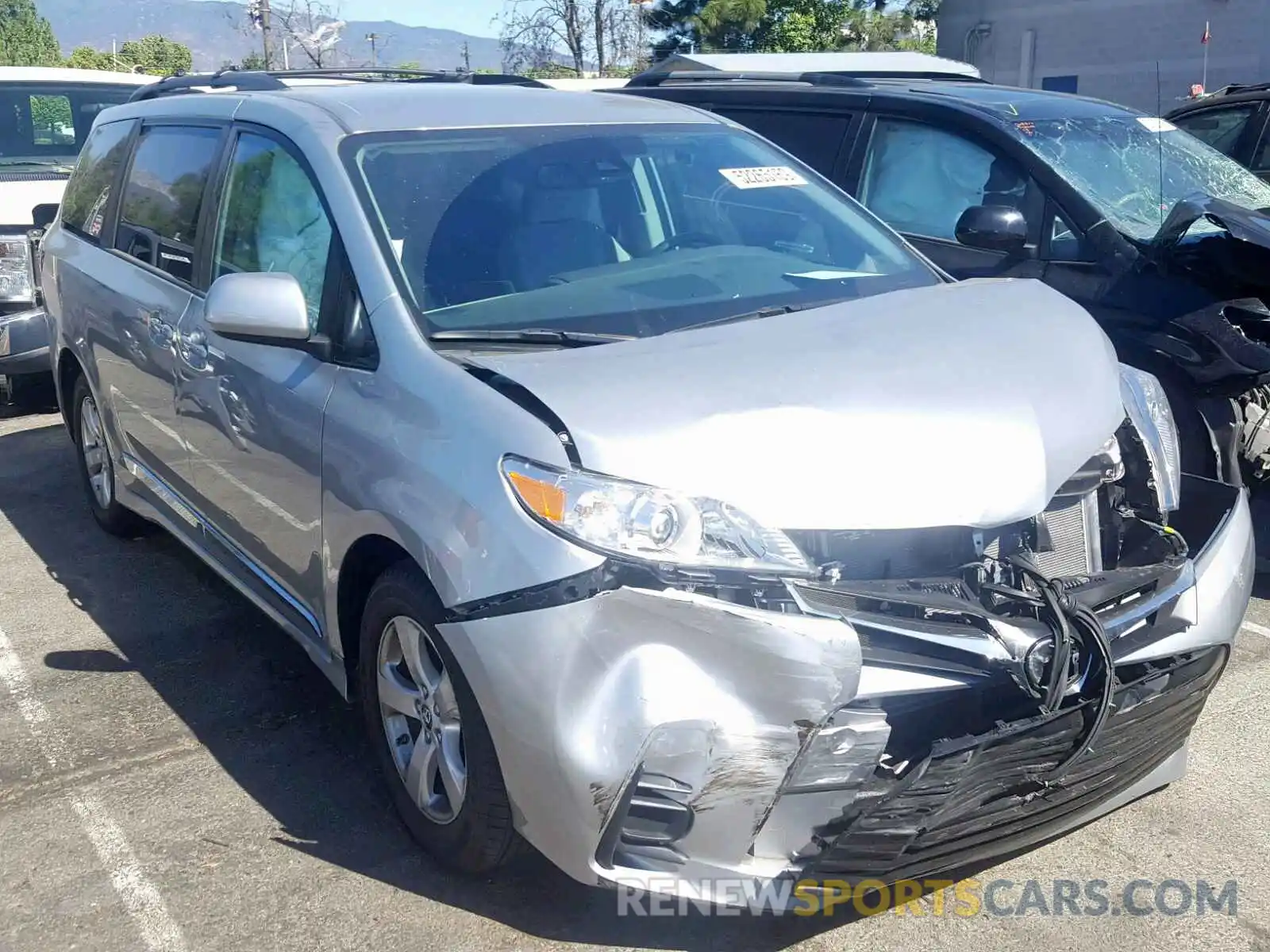 1 Photograph of a damaged car 5TDKZ3DC9LS039708 TOYOTA SIENNA 2020