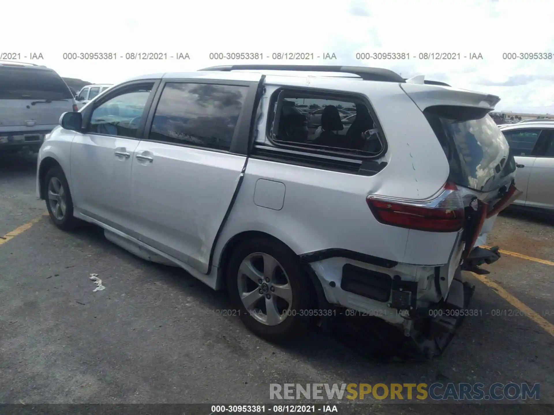 3 Photograph of a damaged car 5TDKZ3DC9LS046593 TOYOTA SIENNA 2020