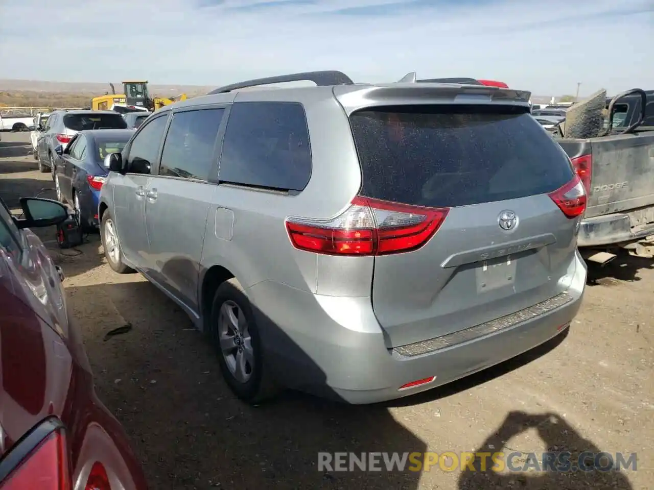 3 Photograph of a damaged car 5TDKZ3DC9LS049025 TOYOTA SIENNA 2020