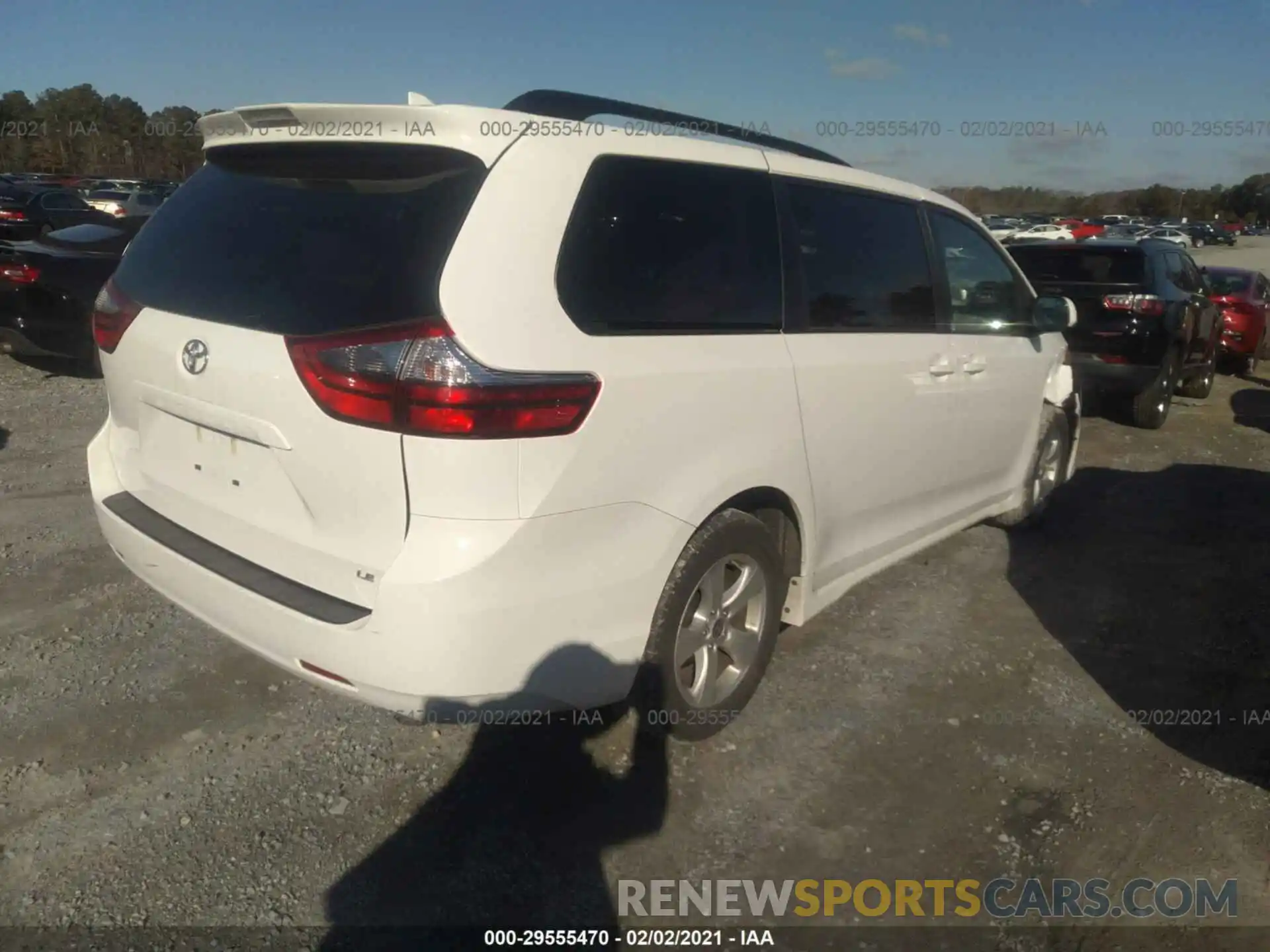 4 Photograph of a damaged car 5TDKZ3DC9LS058260 TOYOTA SIENNA 2020