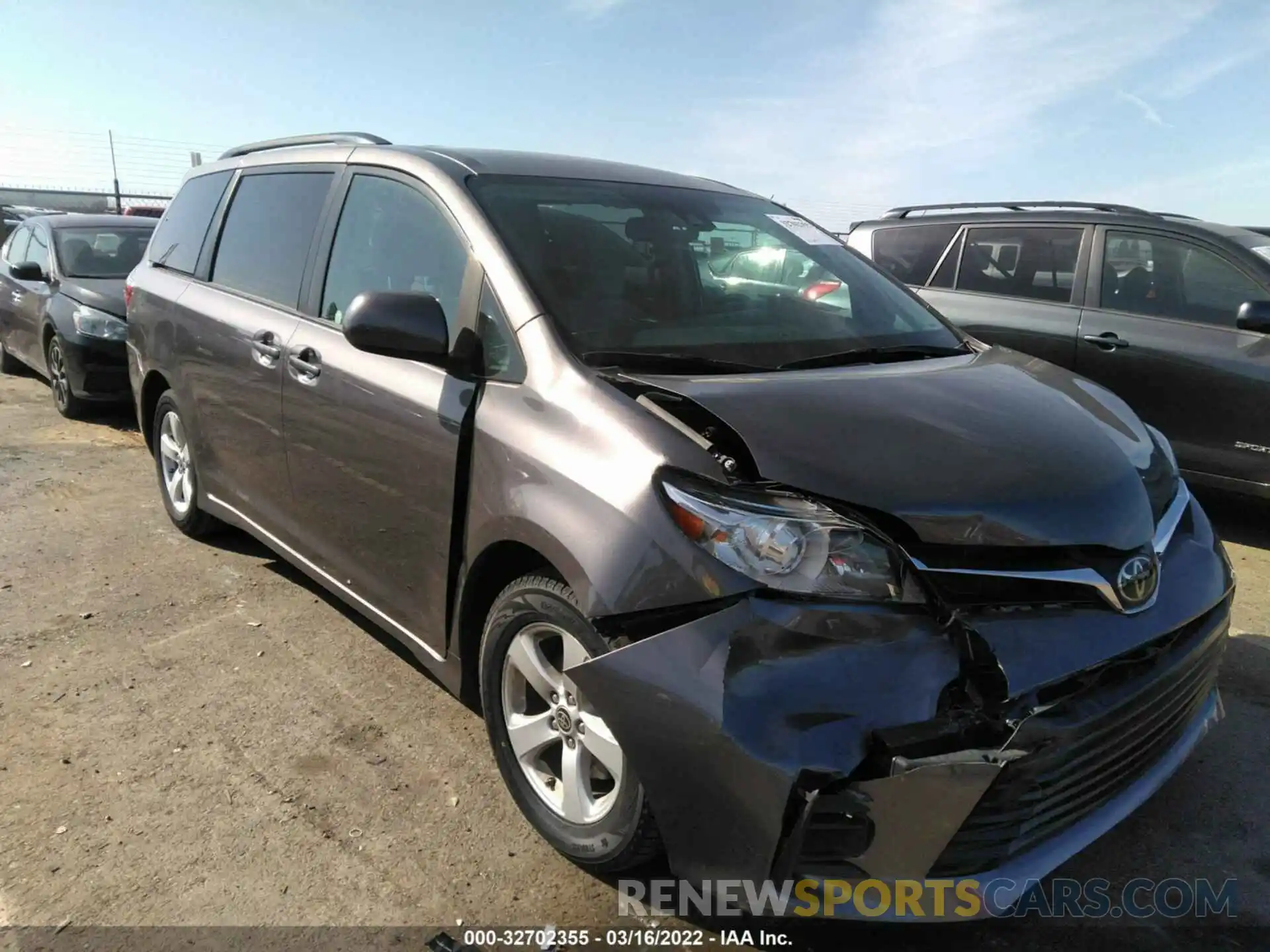 1 Photograph of a damaged car 5TDKZ3DC9LS058596 TOYOTA SIENNA 2020