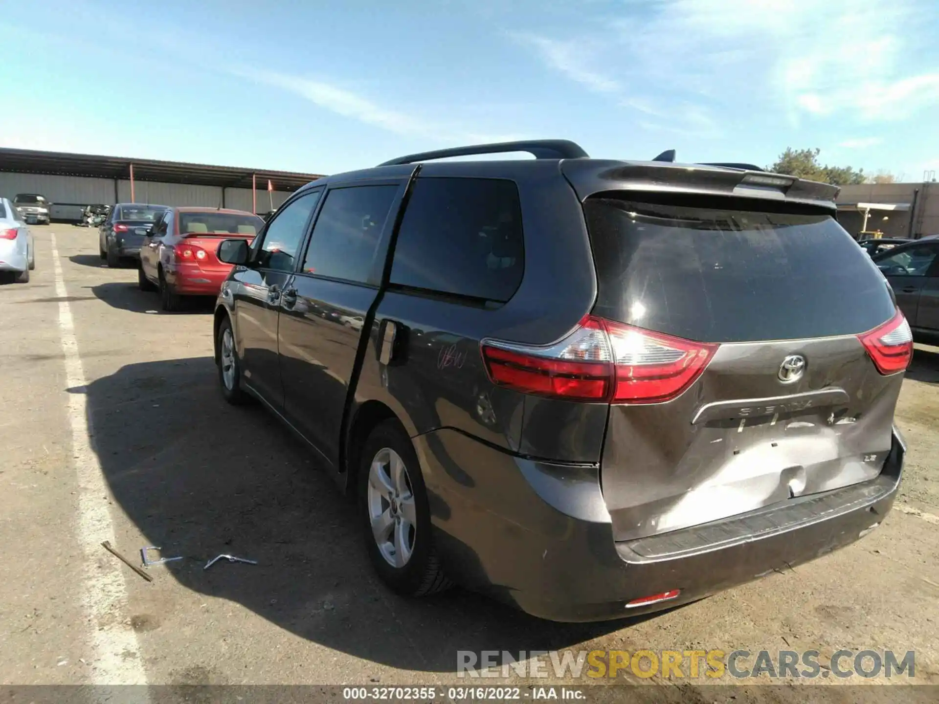 3 Photograph of a damaged car 5TDKZ3DC9LS058596 TOYOTA SIENNA 2020