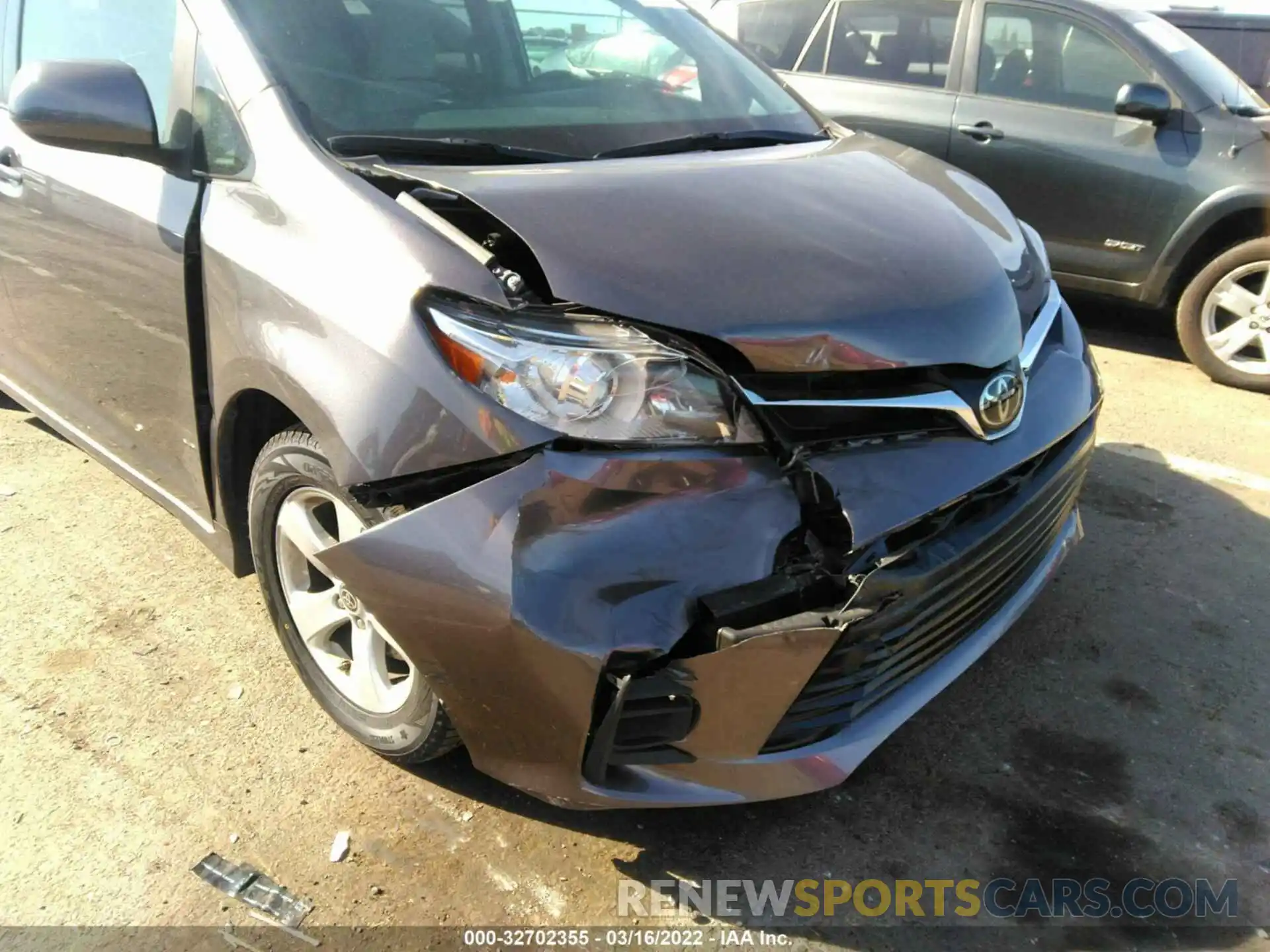 6 Photograph of a damaged car 5TDKZ3DC9LS058596 TOYOTA SIENNA 2020