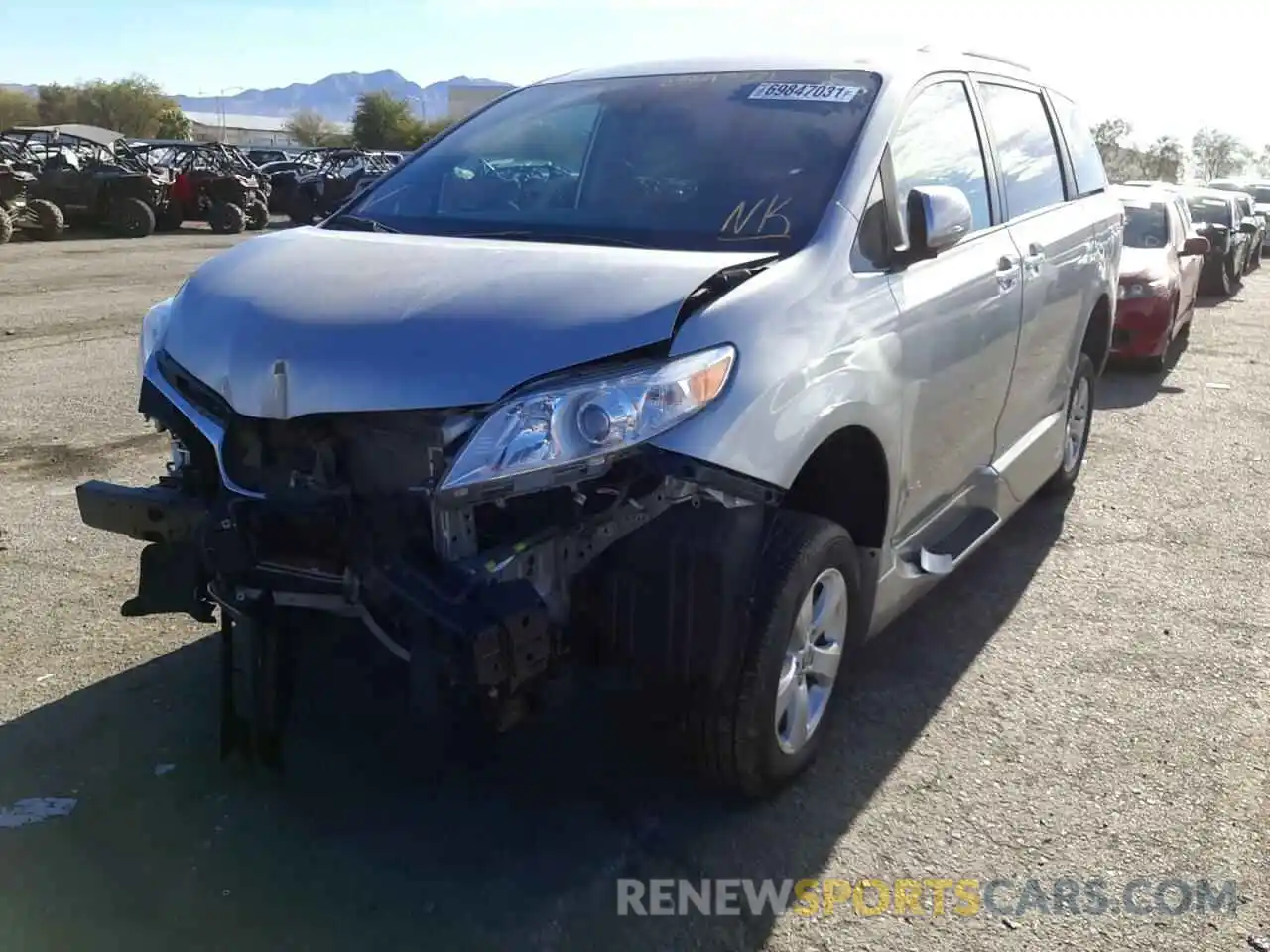 2 Photograph of a damaged car 5TDKZ3DC9LS067640 TOYOTA SIENNA 2020