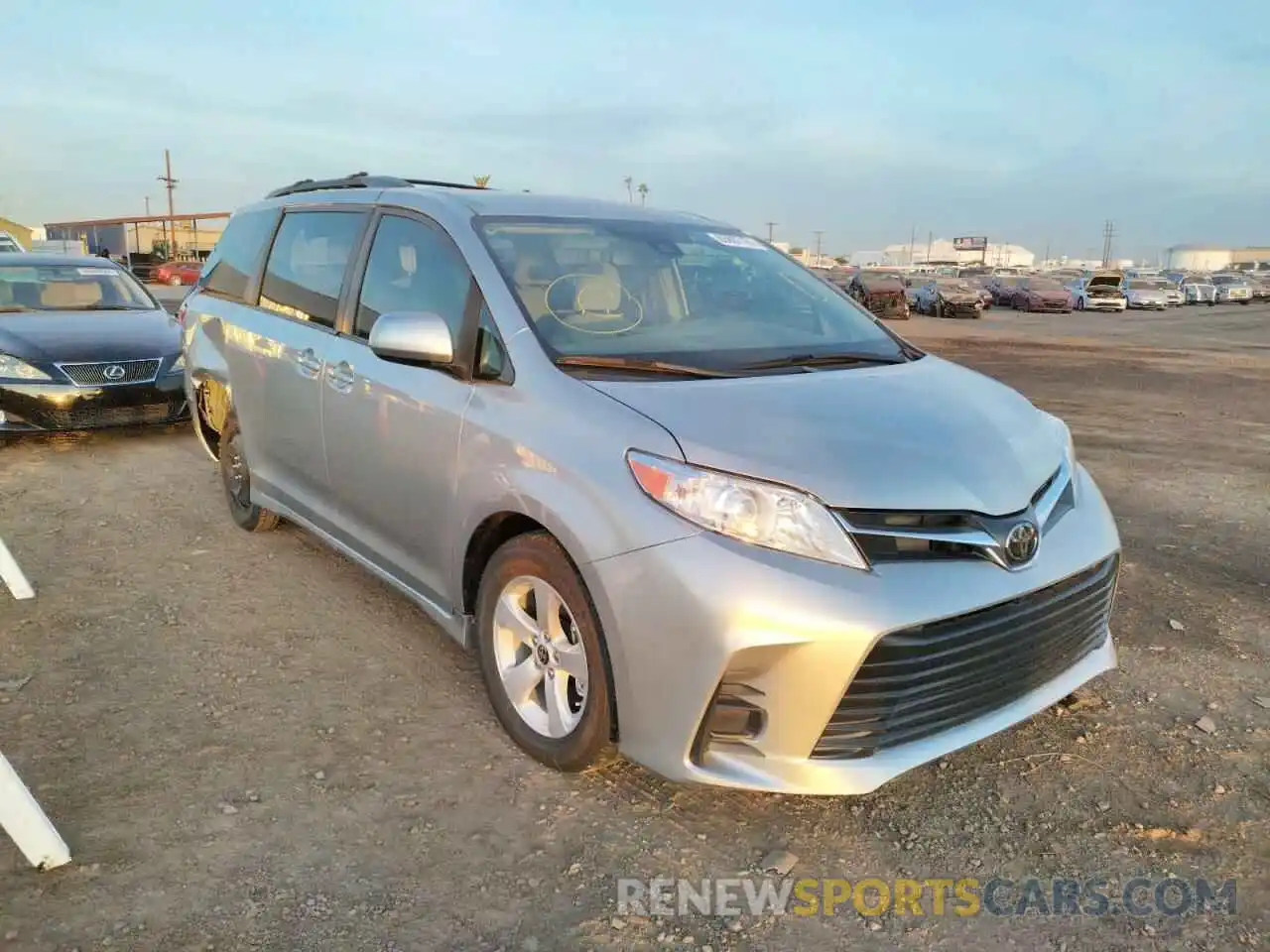 1 Photograph of a damaged car 5TDKZ3DC9LS073664 TOYOTA SIENNA 2020