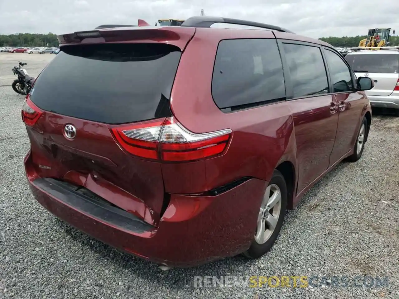 4 Photograph of a damaged car 5TDKZ3DC9LS077701 TOYOTA SIENNA 2020