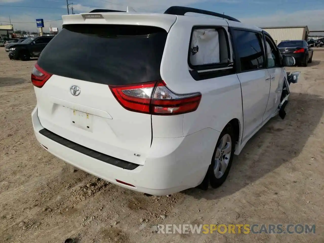 4 Photograph of a damaged car 5TDKZ3DC9LS082056 TOYOTA SIENNA 2020