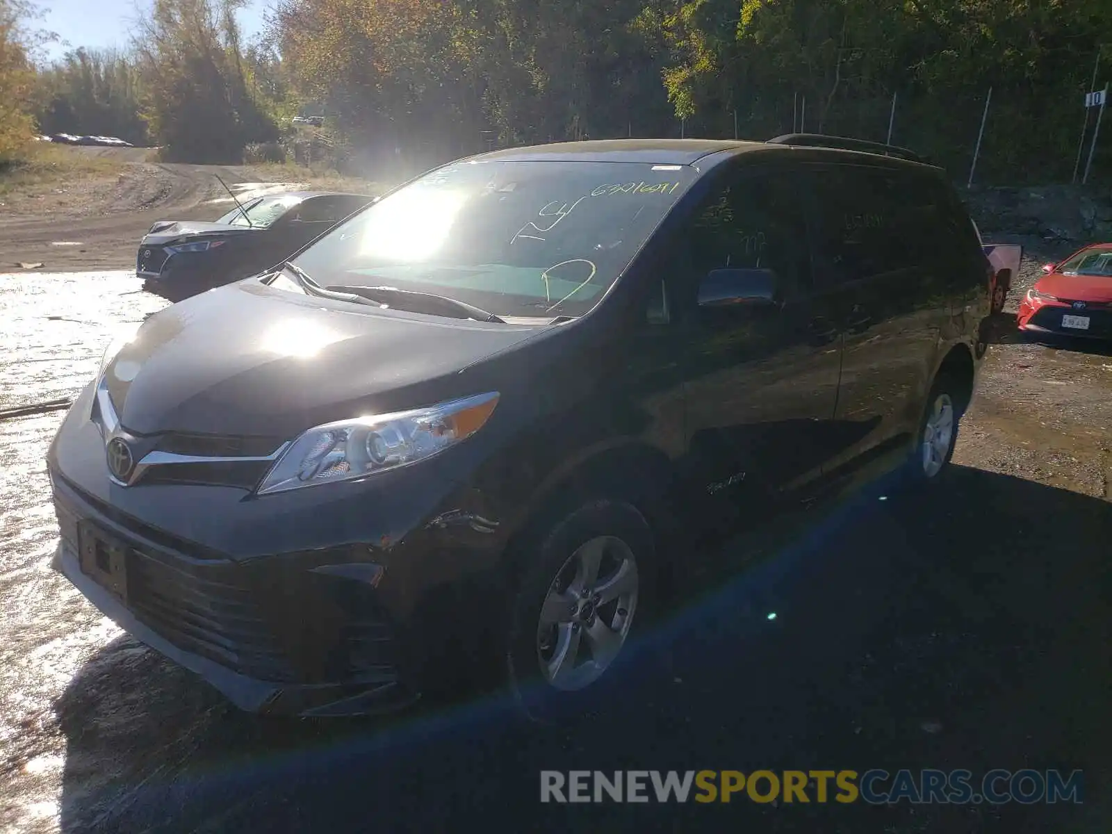 2 Photograph of a damaged car 5TDKZ3DC9LS086706 TOYOTA SIENNA 2020