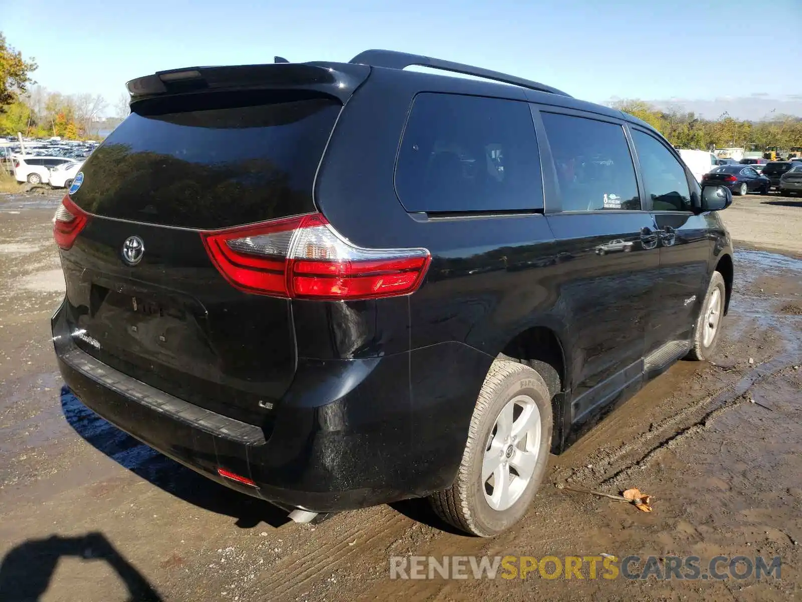 4 Photograph of a damaged car 5TDKZ3DC9LS086706 TOYOTA SIENNA 2020