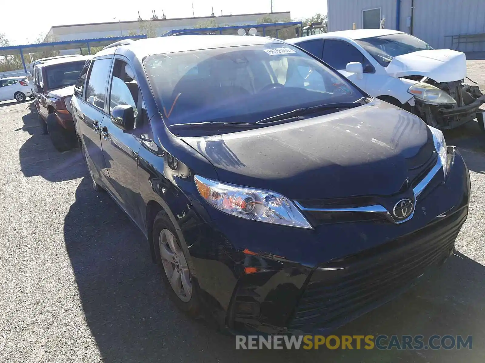 1 Photograph of a damaged car 5TDKZ3DC9LS086897 TOYOTA SIENNA 2020