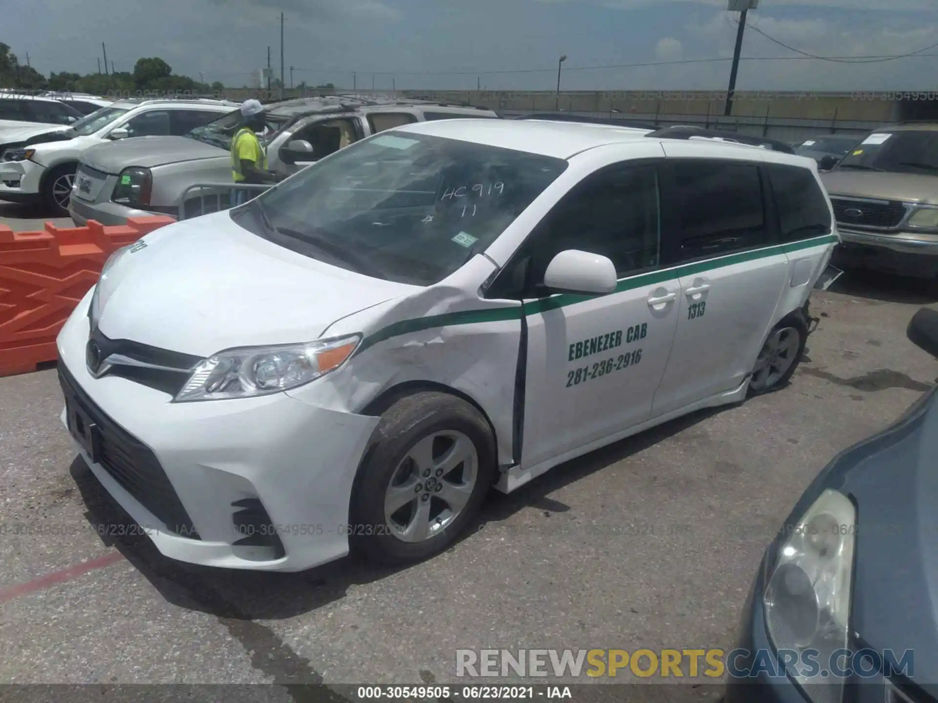 2 Photograph of a damaged car 5TDKZ3DCXLS023114 TOYOTA SIENNA 2020