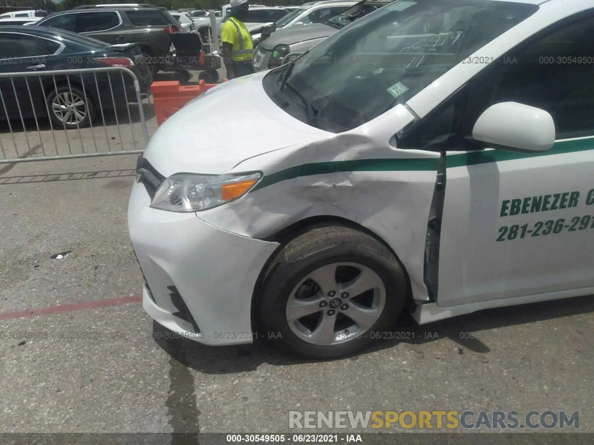 6 Photograph of a damaged car 5TDKZ3DCXLS023114 TOYOTA SIENNA 2020