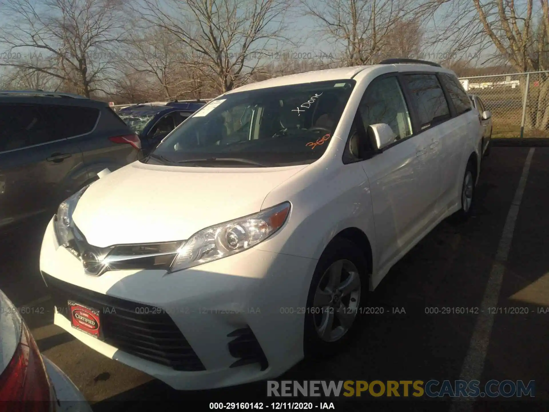 2 Photograph of a damaged car 5TDKZ3DCXLS025011 TOYOTA SIENNA 2020