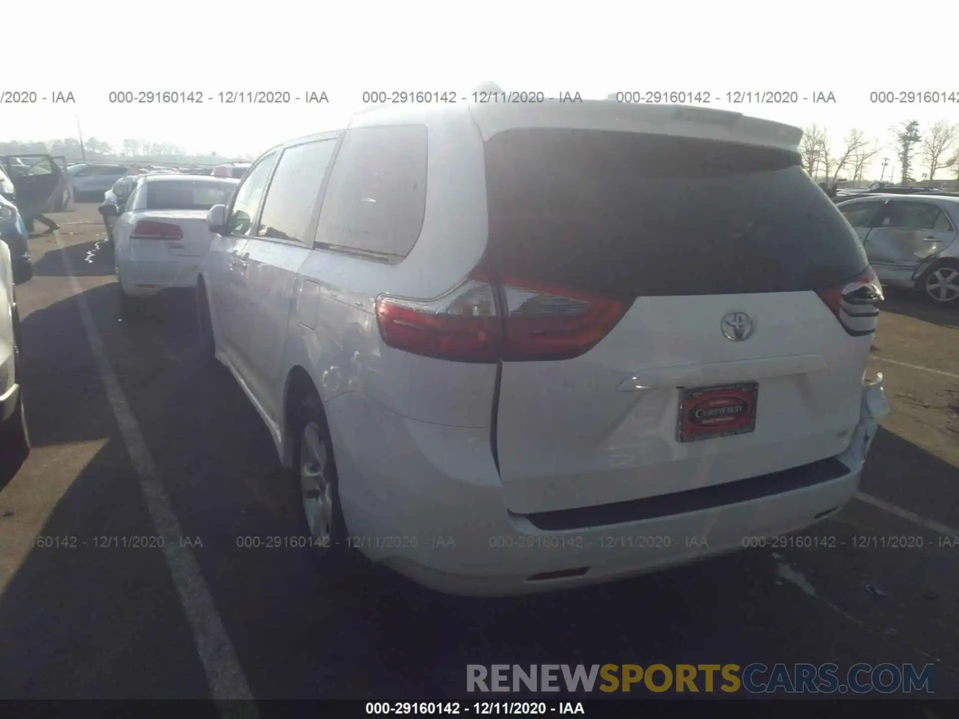 3 Photograph of a damaged car 5TDKZ3DCXLS025011 TOYOTA SIENNA 2020