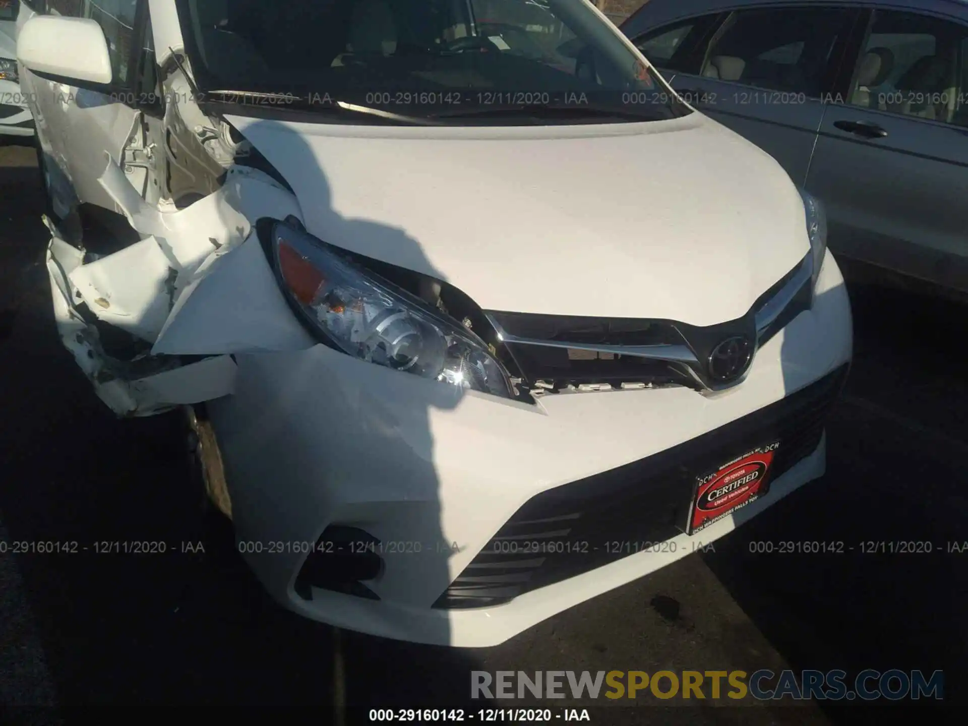 6 Photograph of a damaged car 5TDKZ3DCXLS025011 TOYOTA SIENNA 2020