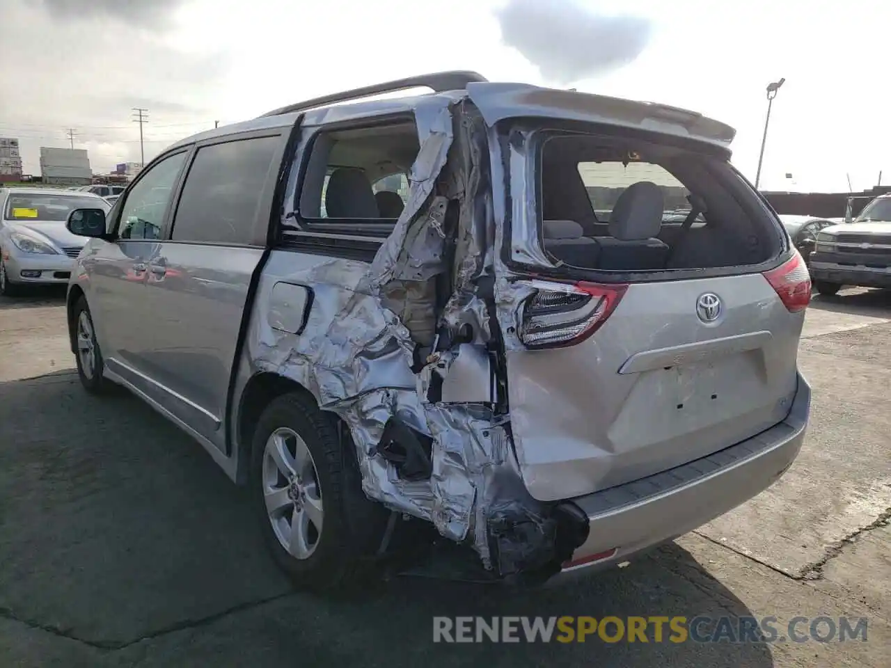 3 Photograph of a damaged car 5TDKZ3DCXLS031097 TOYOTA SIENNA 2020