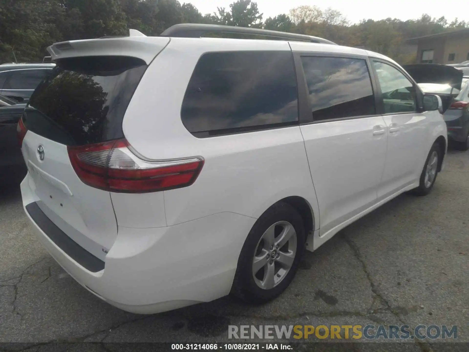 4 Photograph of a damaged car 5TDKZ3DCXLS041239 TOYOTA SIENNA 2020