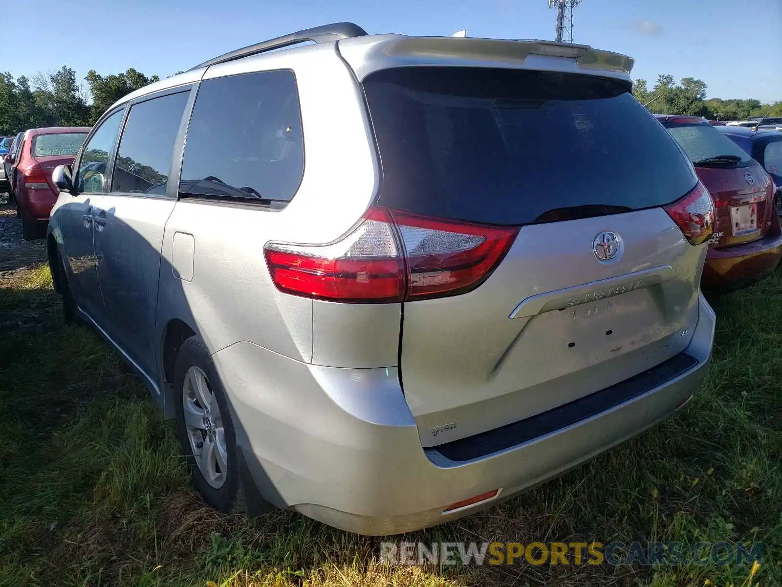 3 Photograph of a damaged car 5TDKZ3DCXLS052340 TOYOTA SIENNA 2020