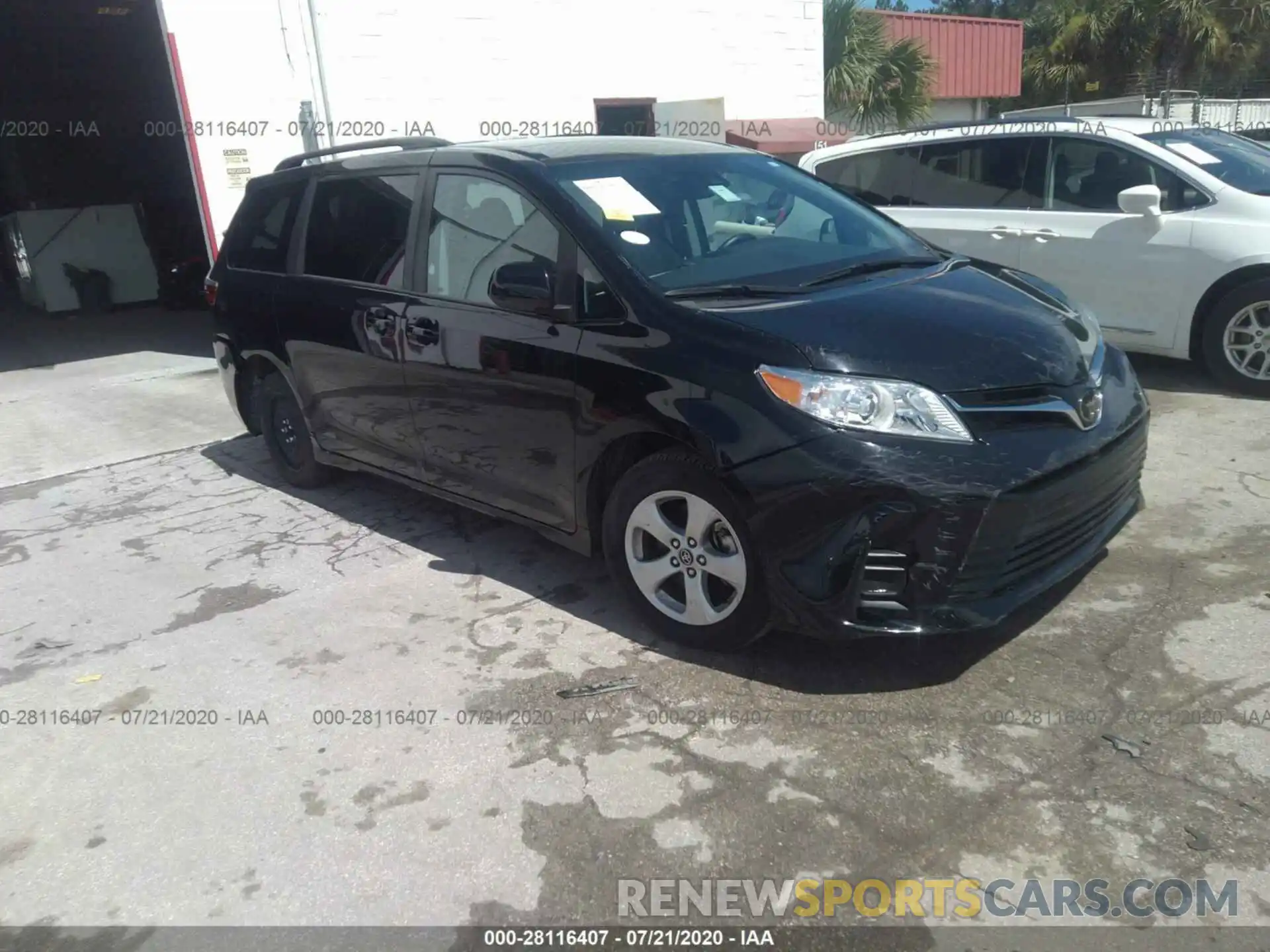 1 Фотография поврежденного автомобиля 5TDKZ3DCXLS055559 TOYOTA SIENNA 2020