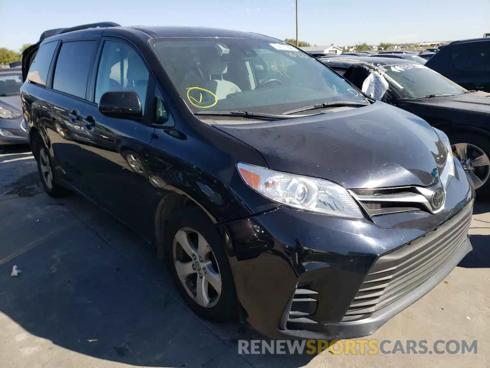 1 Photograph of a damaged car 5TDKZ3DCXLS057800 TOYOTA SIENNA 2020