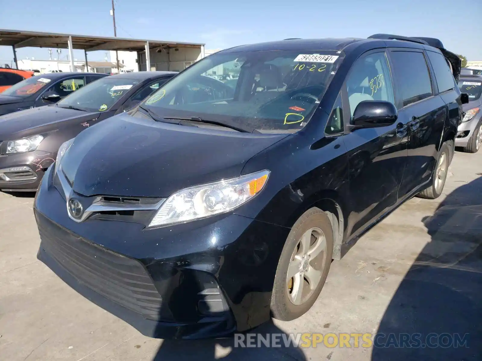 2 Photograph of a damaged car 5TDKZ3DCXLS057800 TOYOTA SIENNA 2020