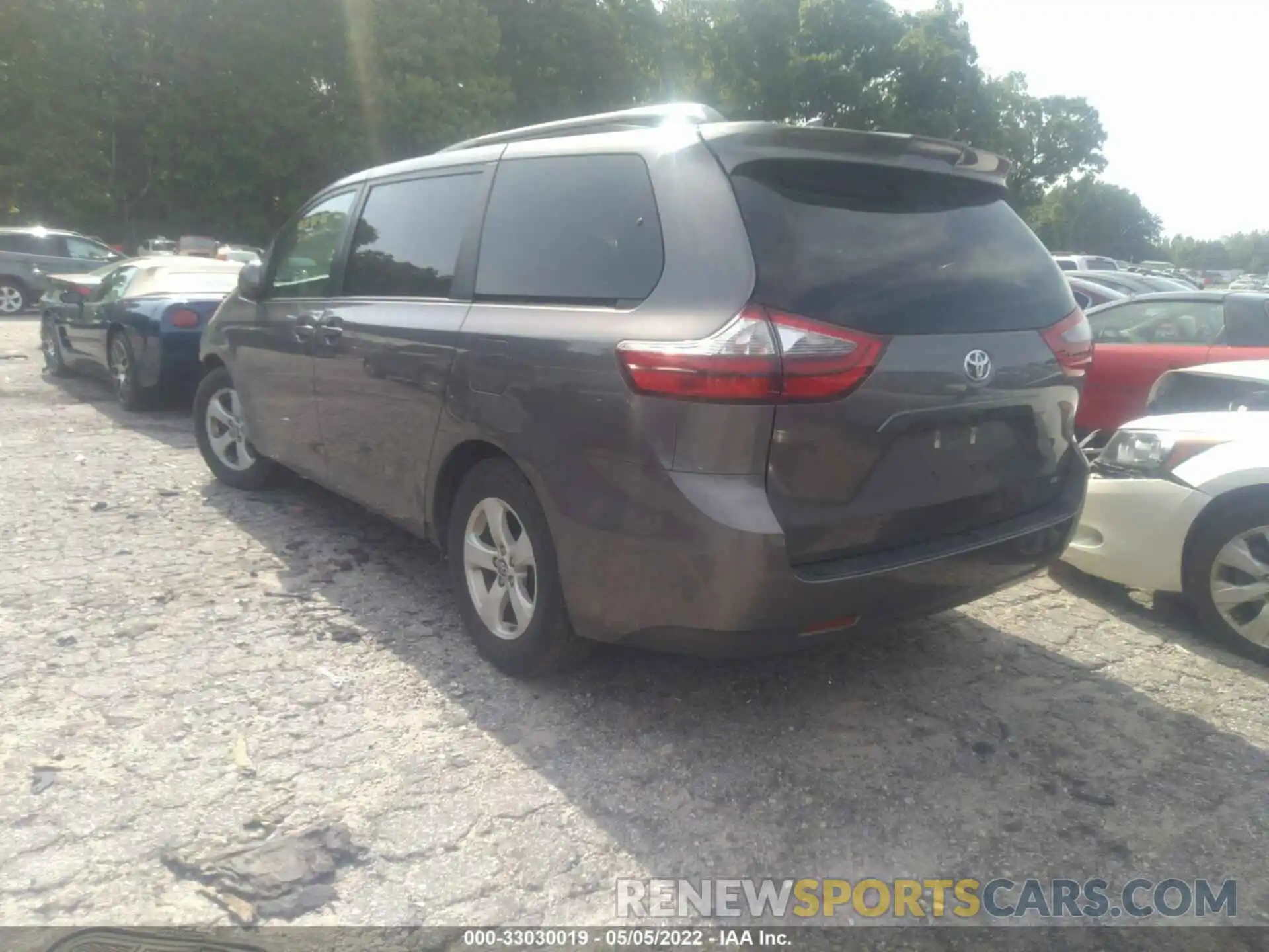 3 Photograph of a damaged car 5TDKZ3DCXLS059160 TOYOTA SIENNA 2020