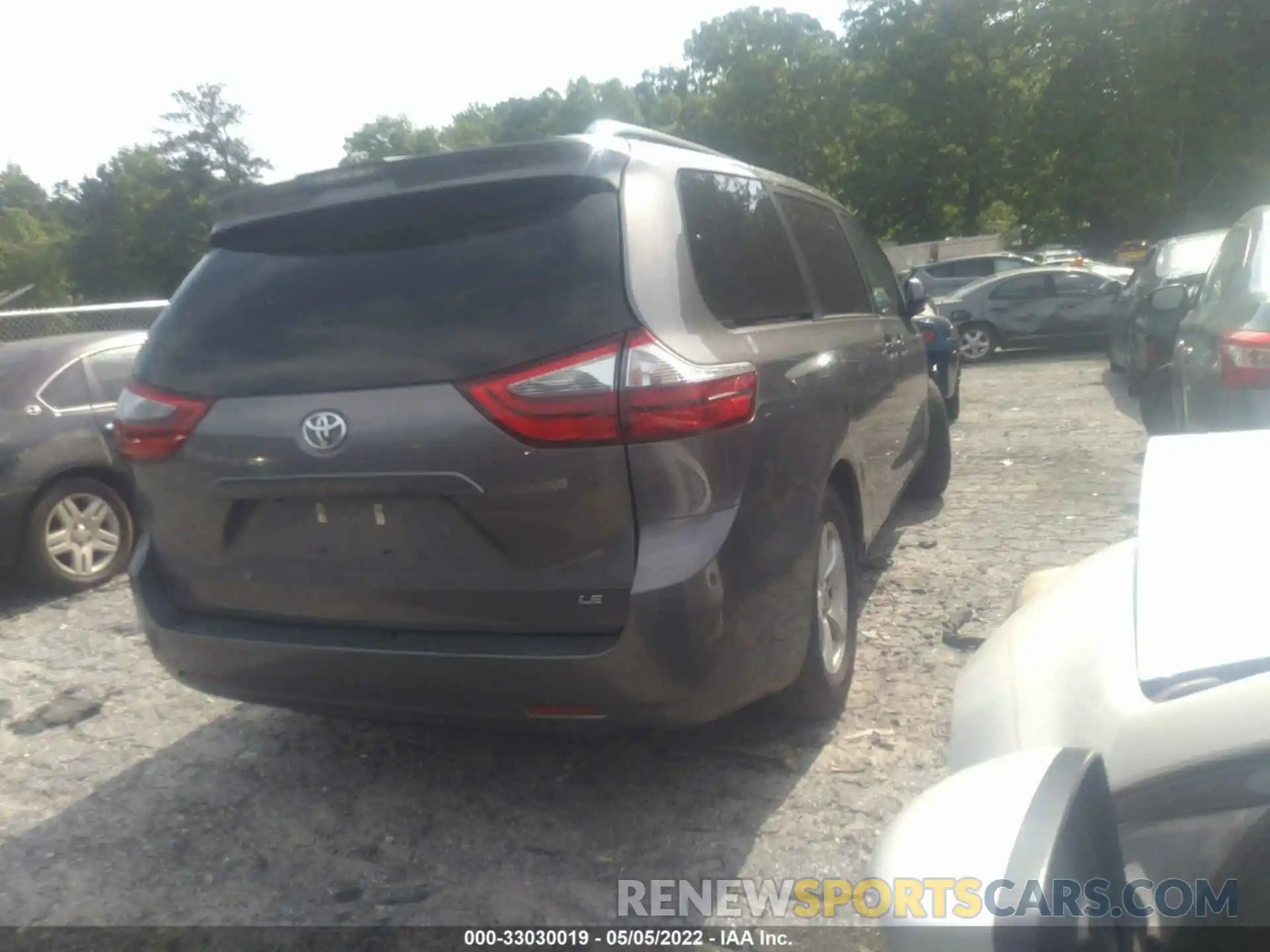 4 Photograph of a damaged car 5TDKZ3DCXLS059160 TOYOTA SIENNA 2020