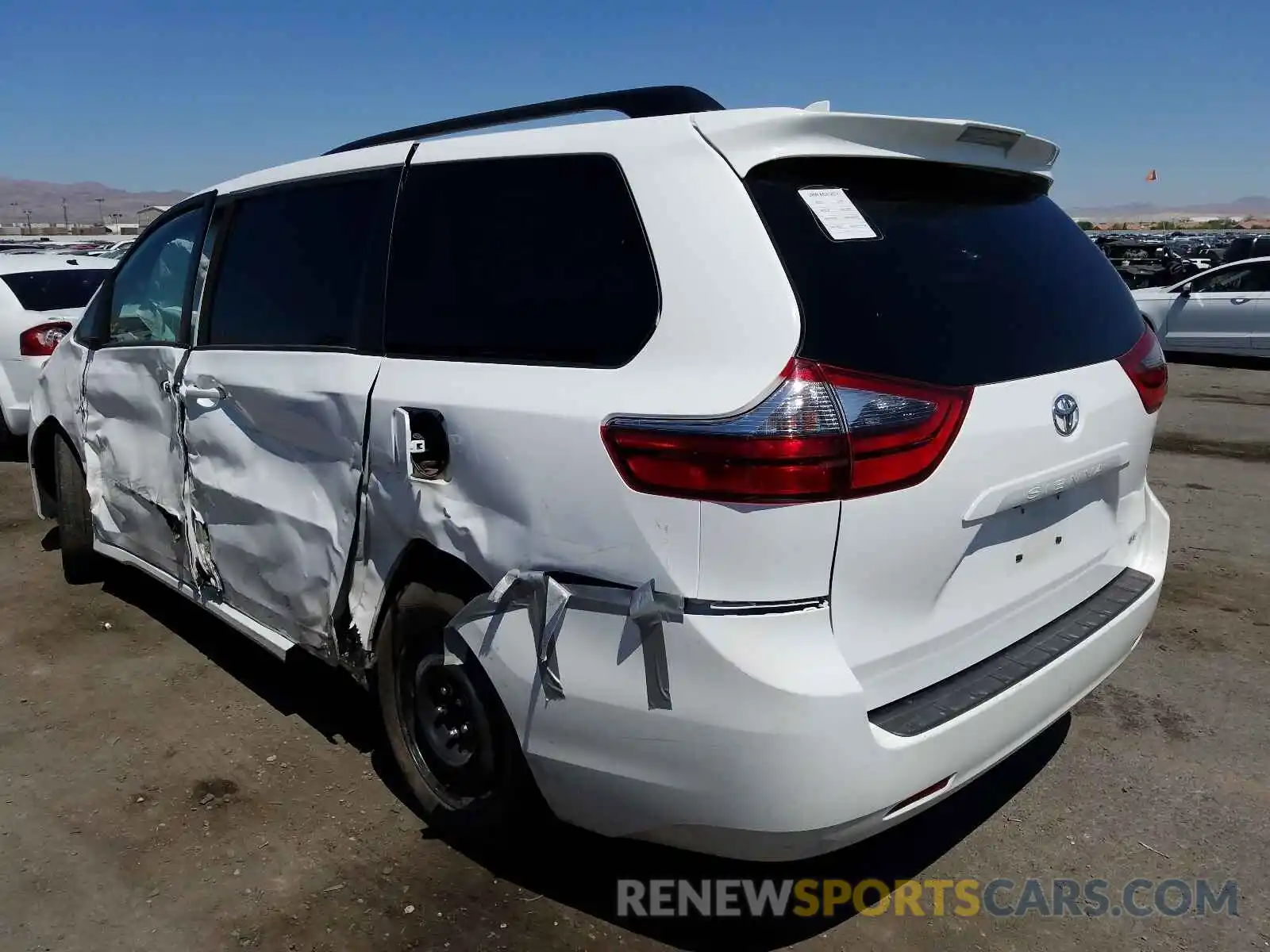 3 Photograph of a damaged car 5TDKZ3DCXLS065038 TOYOTA SIENNA 2020