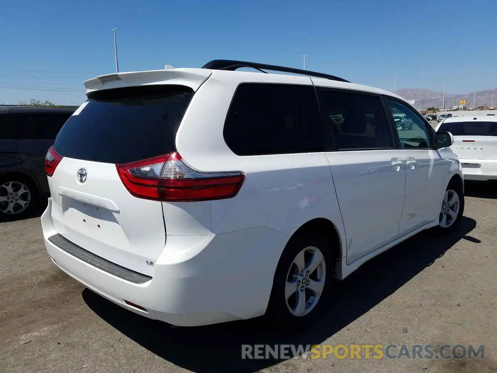 4 Photograph of a damaged car 5TDKZ3DCXLS065038 TOYOTA SIENNA 2020