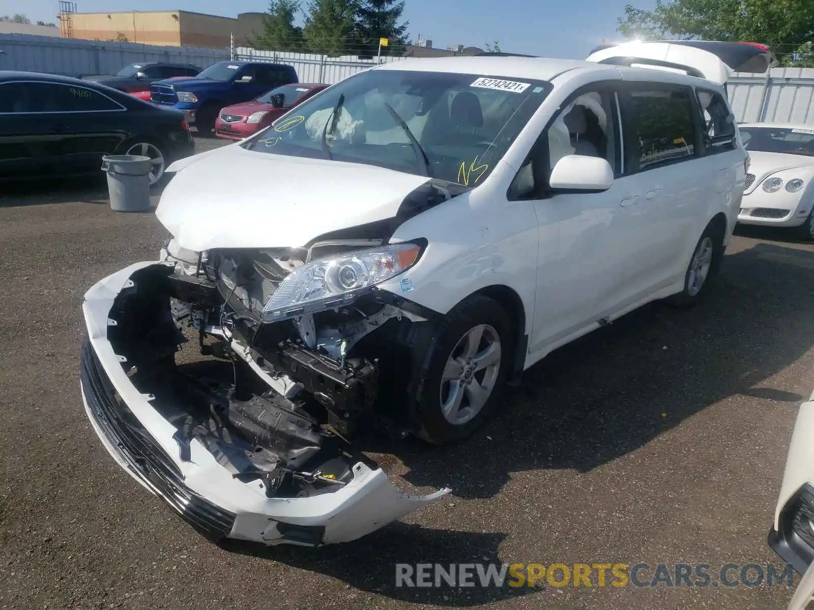 2 Photograph of a damaged car 5TDKZ3DCXLS070319 TOYOTA SIENNA 2020