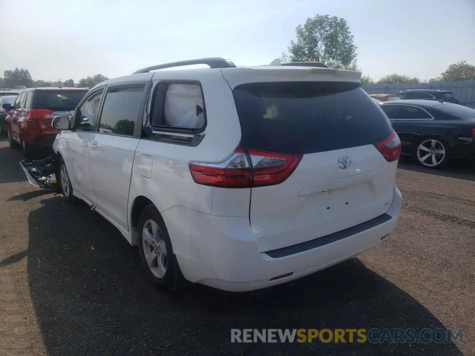 3 Photograph of a damaged car 5TDKZ3DCXLS070319 TOYOTA SIENNA 2020