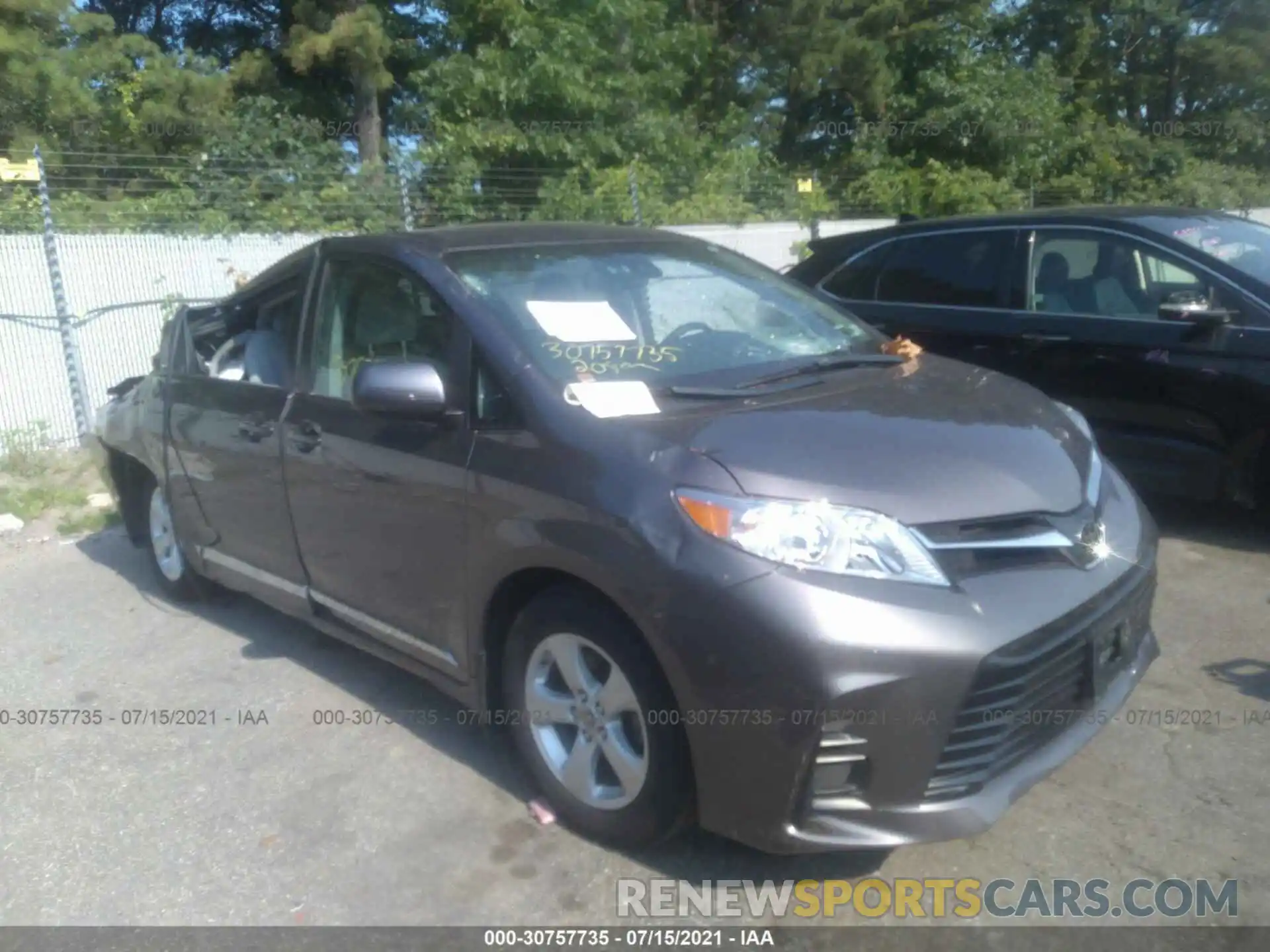 1 Photograph of a damaged car 5TDKZ3DCXLS074306 TOYOTA SIENNA 2020