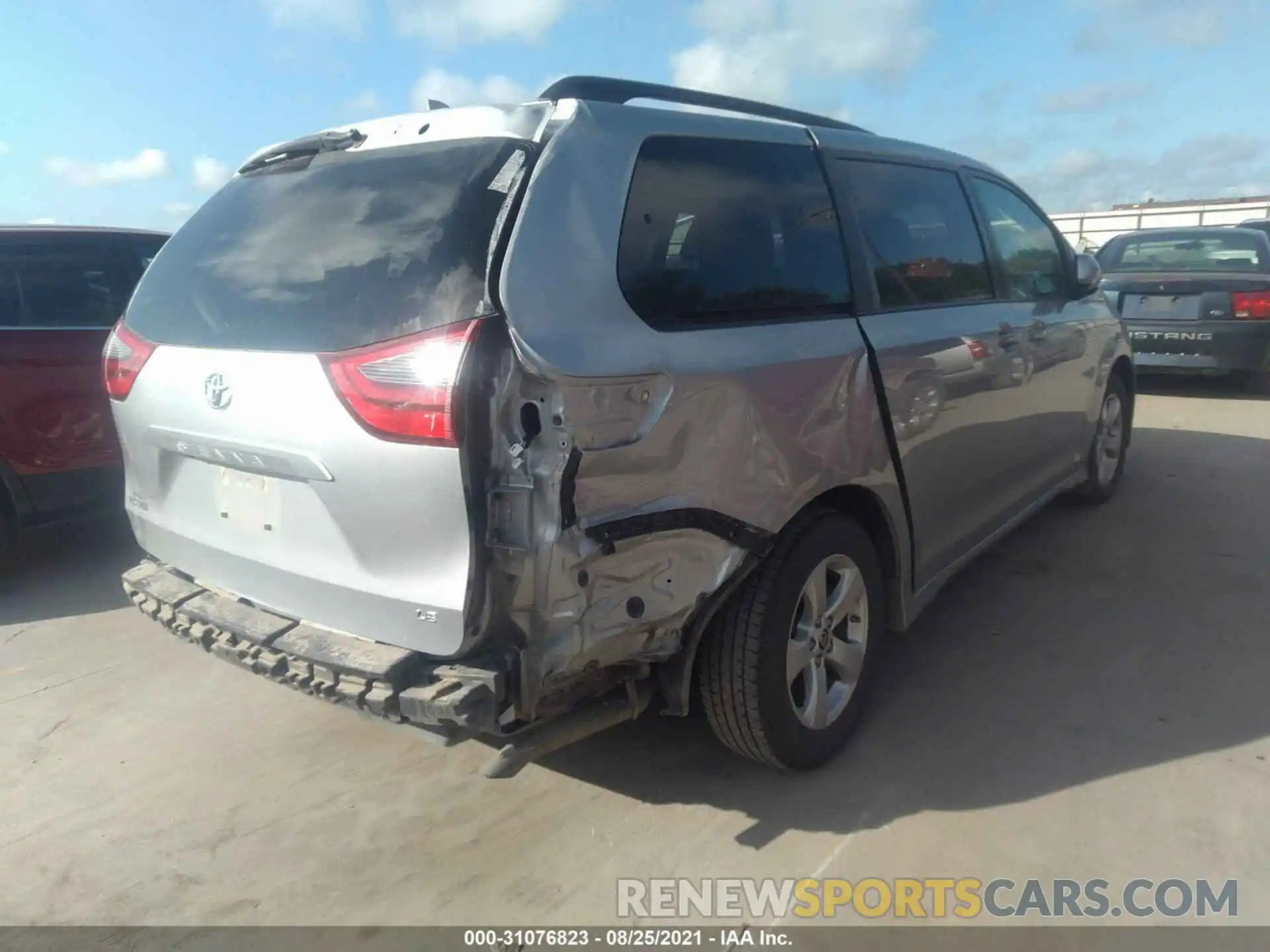 4 Фотография поврежденного автомобиля 5TDKZ3DCXLS082194 TOYOTA SIENNA 2020