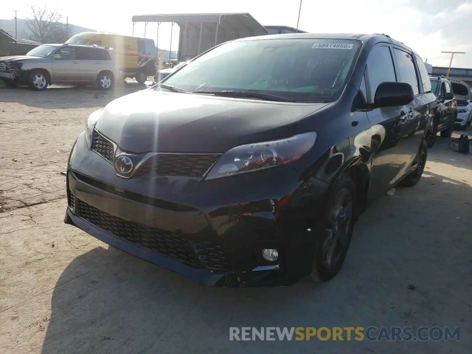 2 Photograph of a damaged car 5TDXZ3DC0LS027047 TOYOTA SIENNA 2020