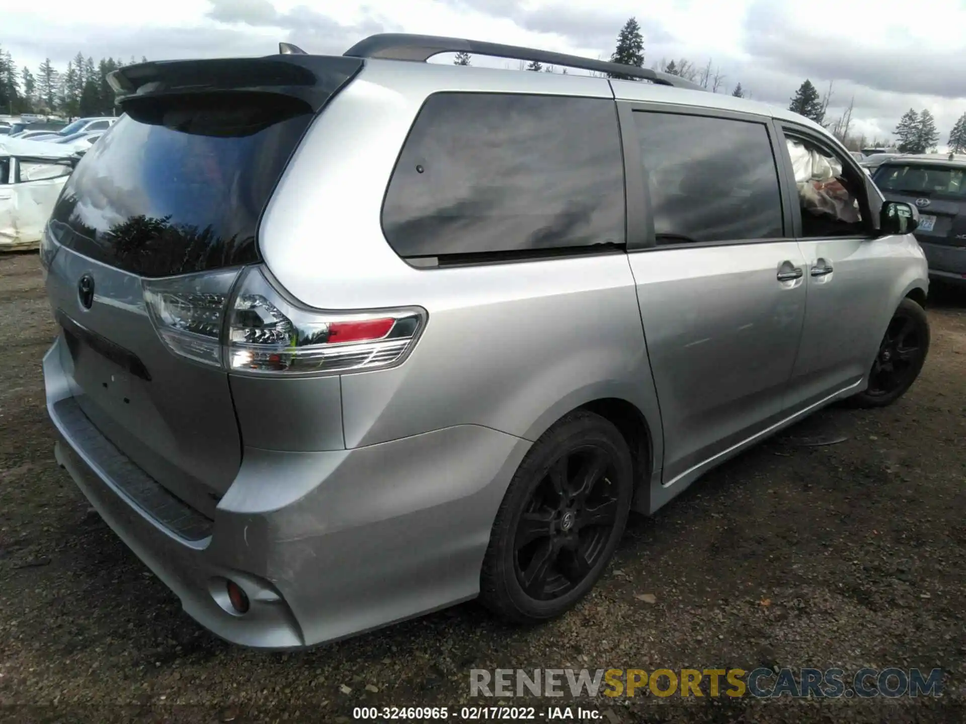 4 Фотография поврежденного автомобиля 5TDXZ3DC0LS027713 TOYOTA SIENNA 2020