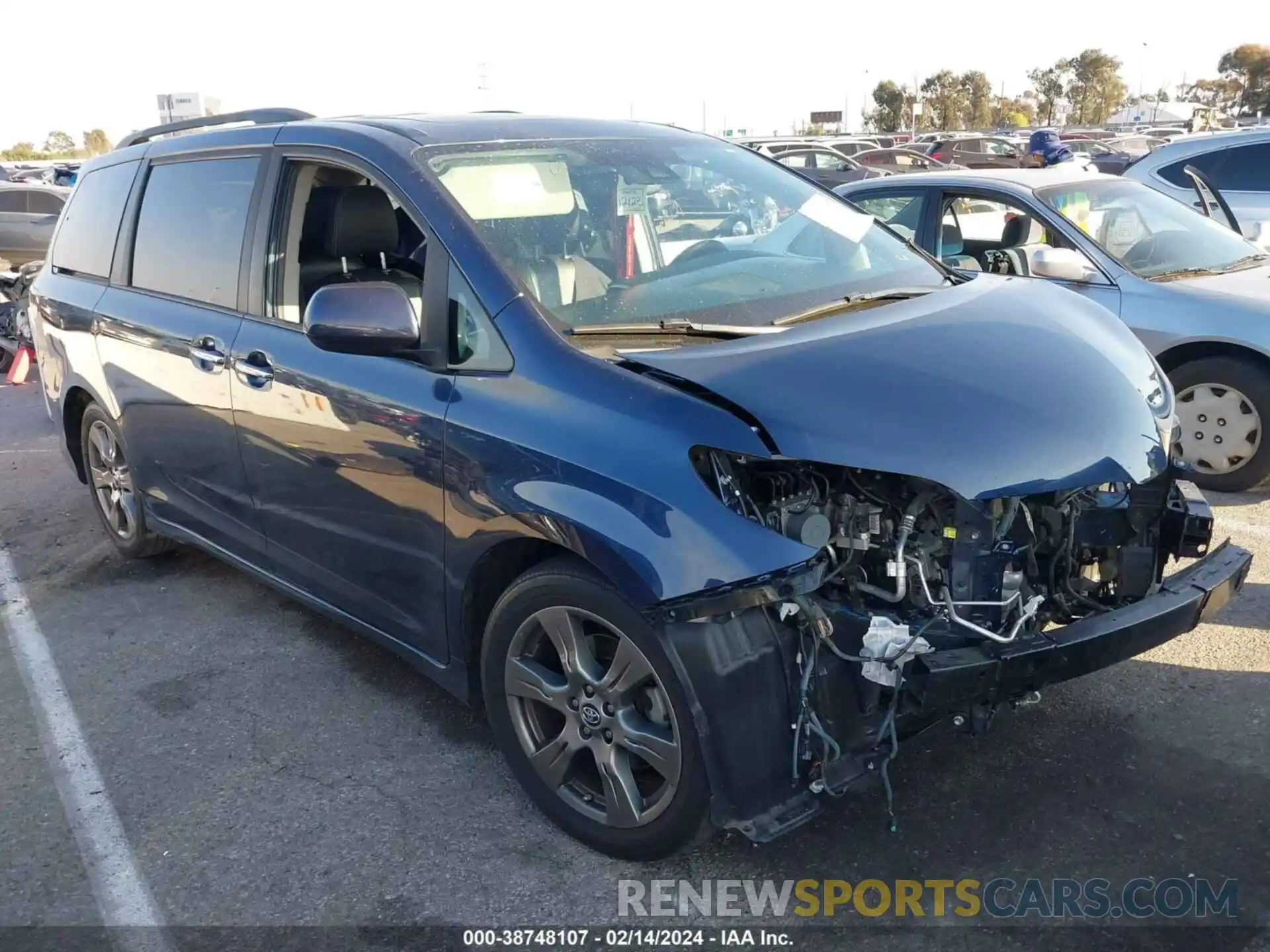 1 Photograph of a damaged car 5TDXZ3DC0LS039943 TOYOTA SIENNA 2020