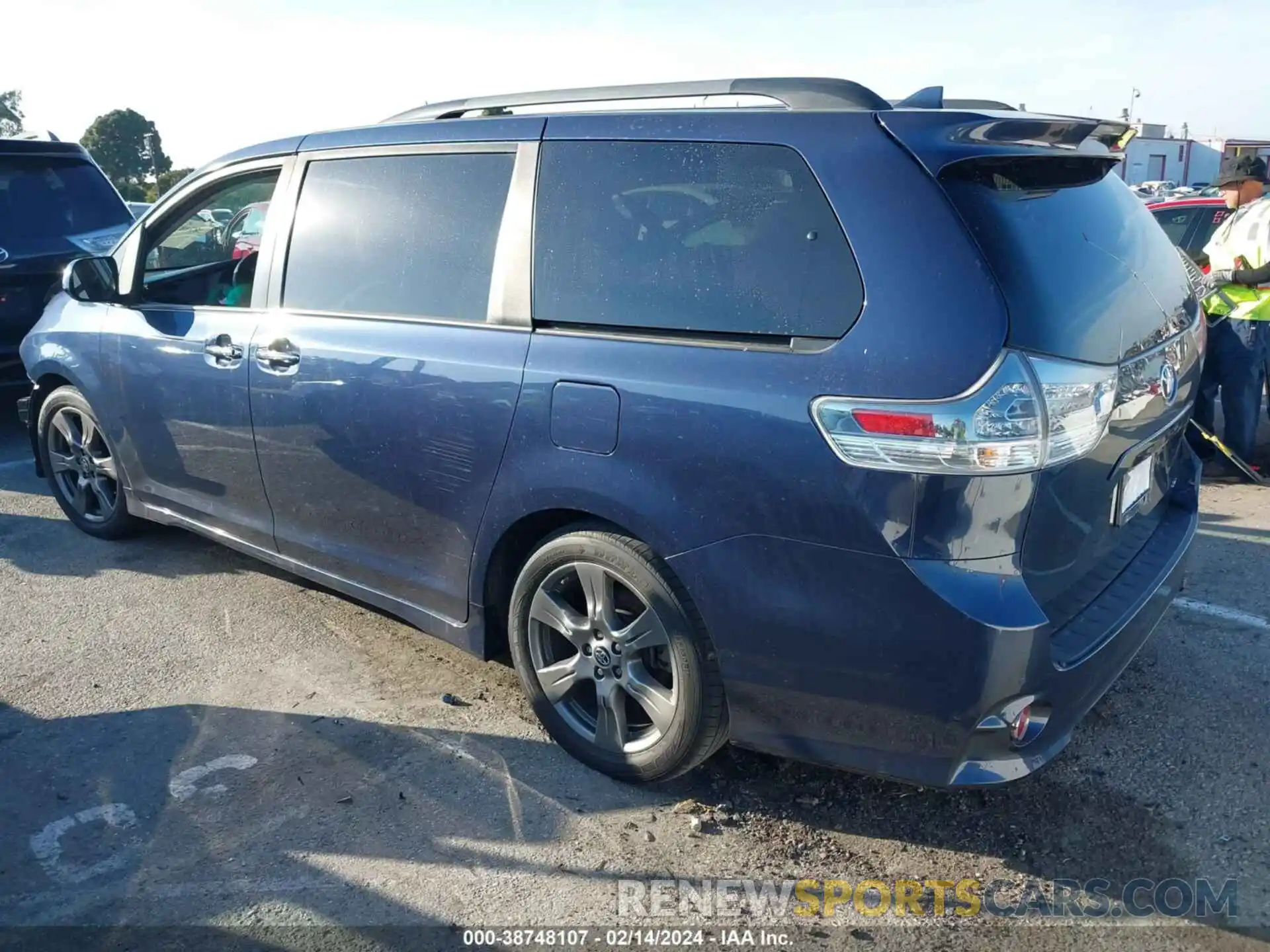 3 Фотография поврежденного автомобиля 5TDXZ3DC0LS039943 TOYOTA SIENNA 2020