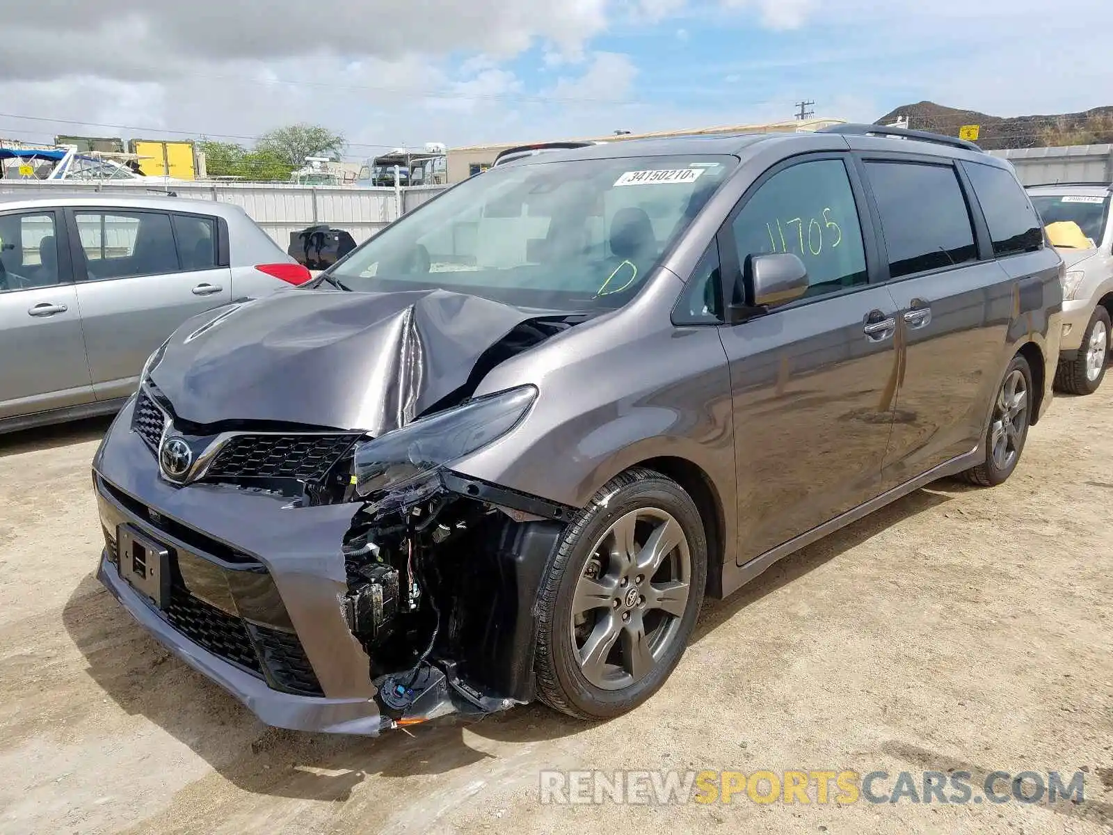 2 Photograph of a damaged car 5TDXZ3DC1LS023668 TOYOTA SIENNA 2020