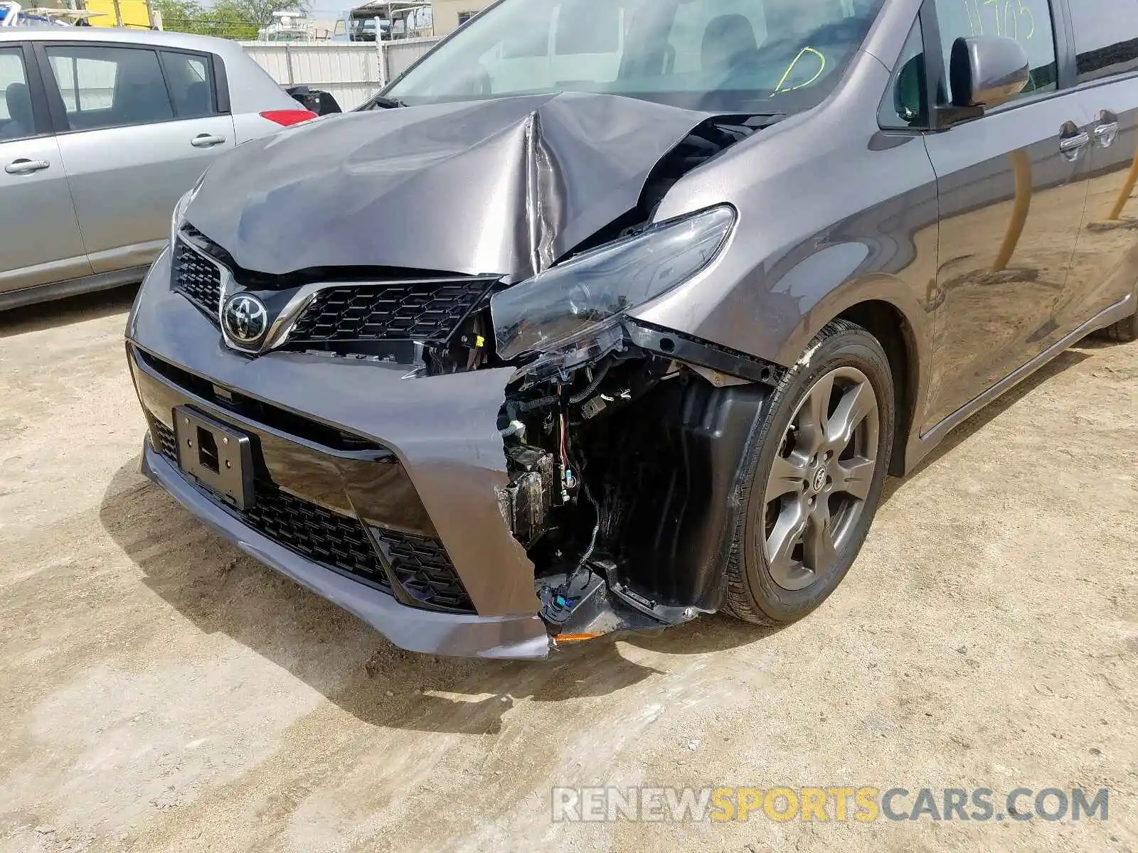 9 Photograph of a damaged car 5TDXZ3DC1LS023668 TOYOTA SIENNA 2020