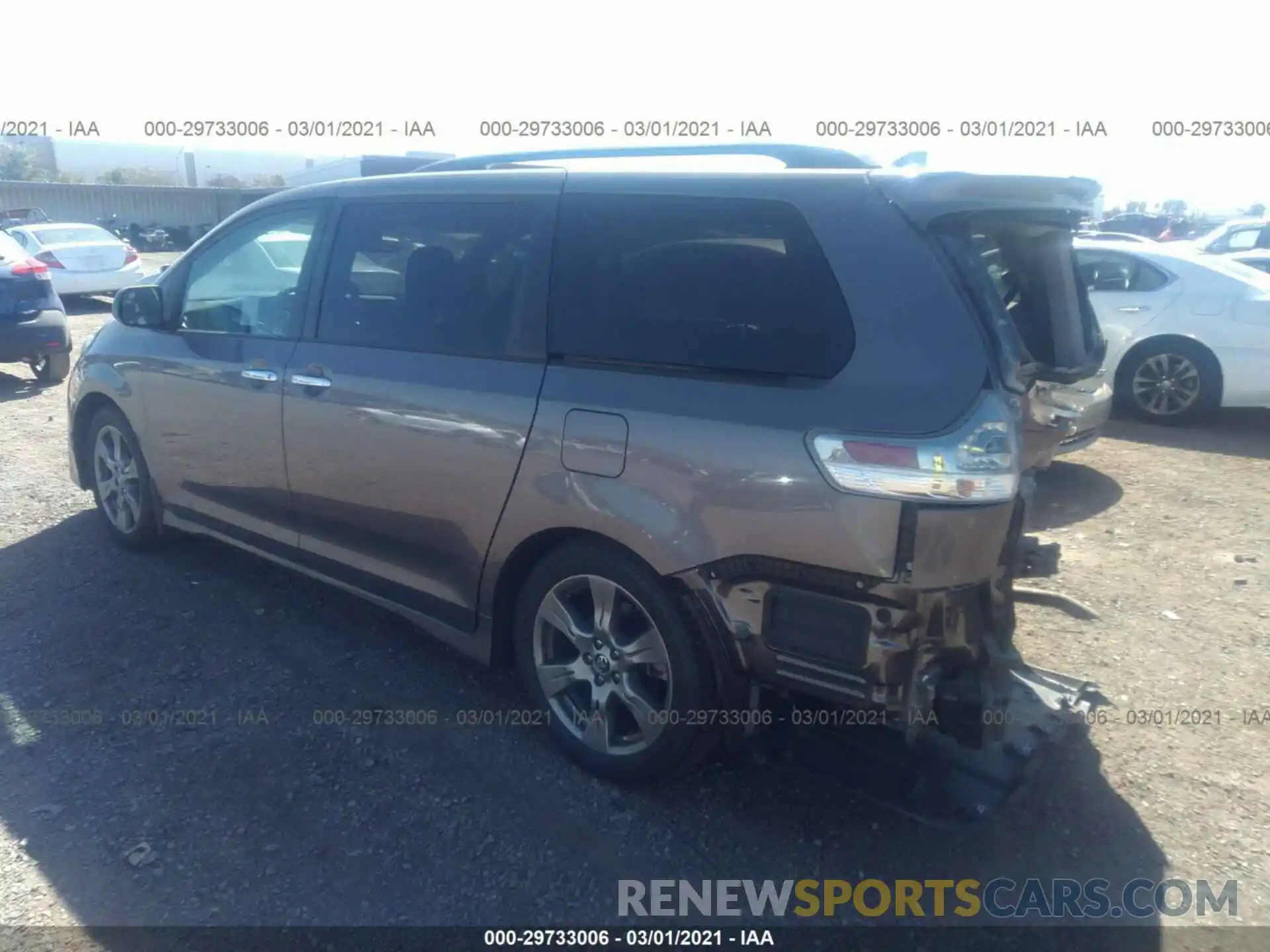 3 Photograph of a damaged car 5TDXZ3DC1LS036064 TOYOTA SIENNA 2020