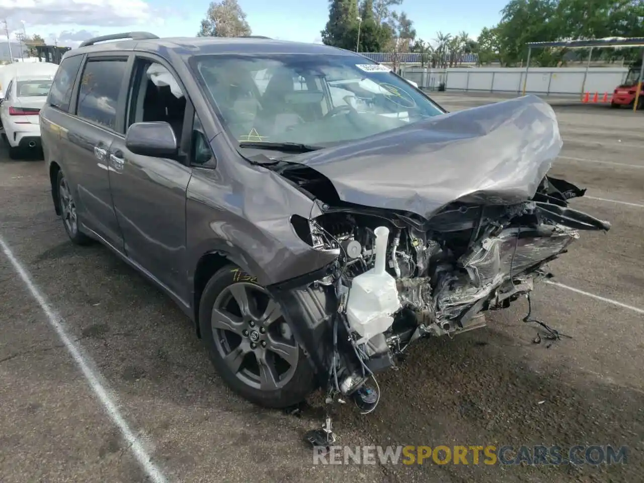 1 Photograph of a damaged car 5TDXZ3DC2LS035179 TOYOTA SIENNA 2020